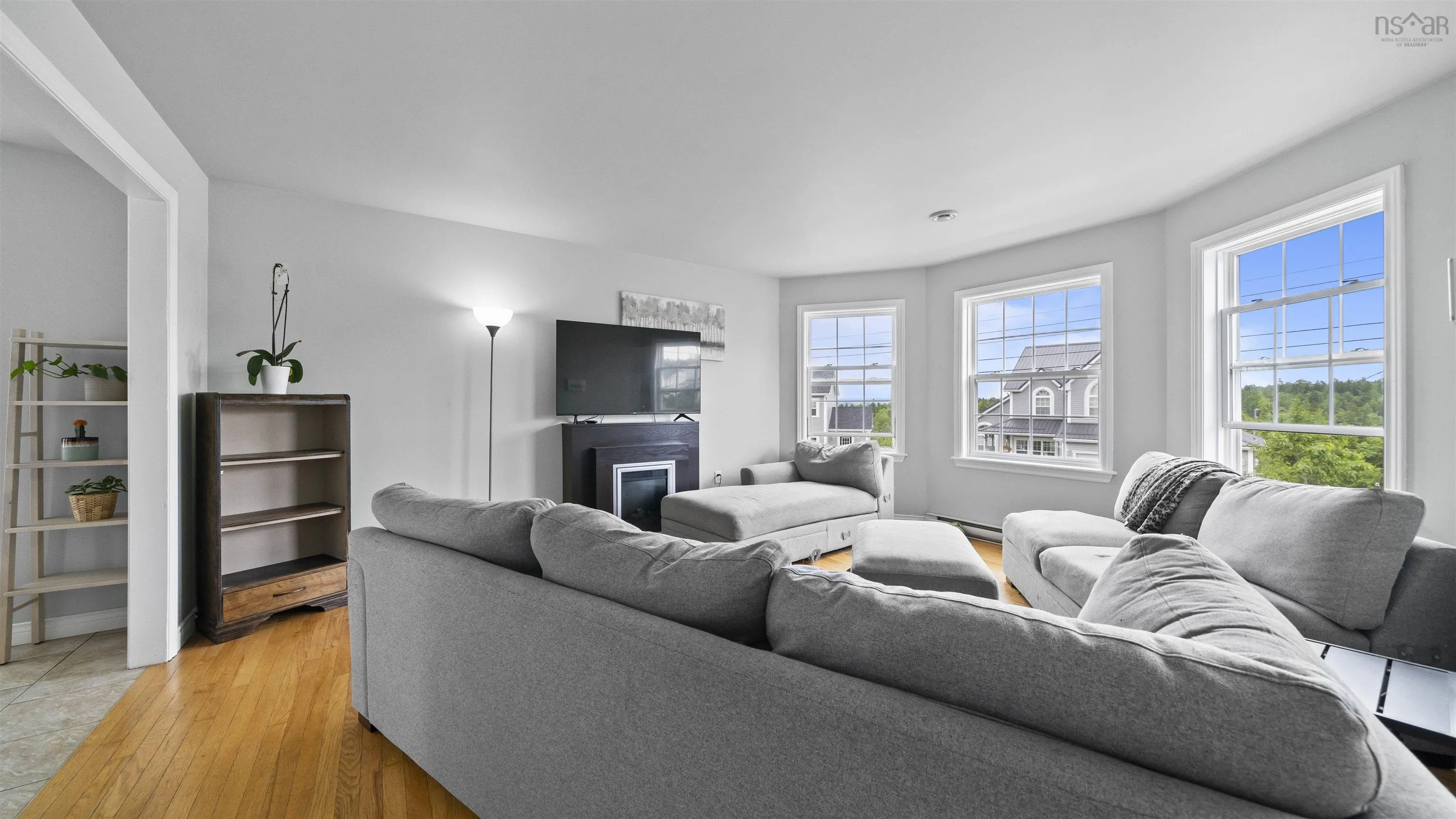 18 Coburg Crescent, Truro, NS B2N 7J6, 3 Bedrooms Bedrooms, ,2 BathroomsBathrooms,Residential,For Sale,Coburg,202517556