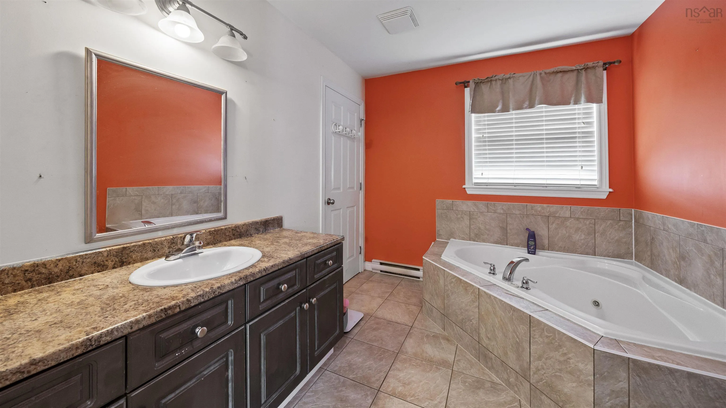 18 Coburg Crescent, Truro, NS B2N 7J6, 3 Bedrooms Bedrooms, ,2 BathroomsBathrooms,Residential,For Sale,Coburg,202517556