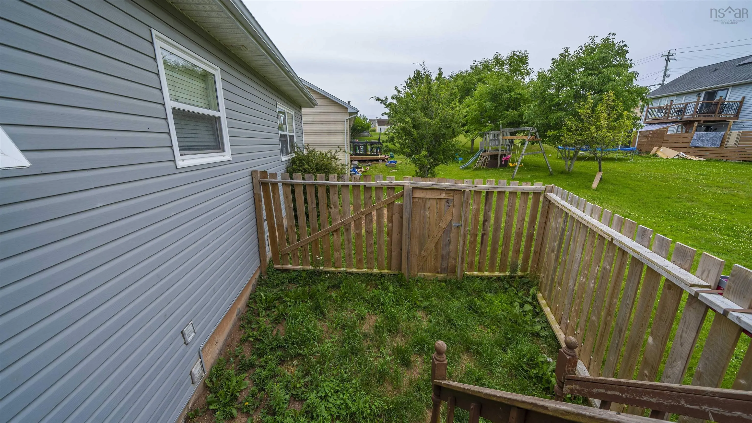18 Coburg Crescent, Truro, NS B2N 7J6, 3 Bedrooms Bedrooms, ,2 BathroomsBathrooms,Residential,For Sale,Coburg,202517556