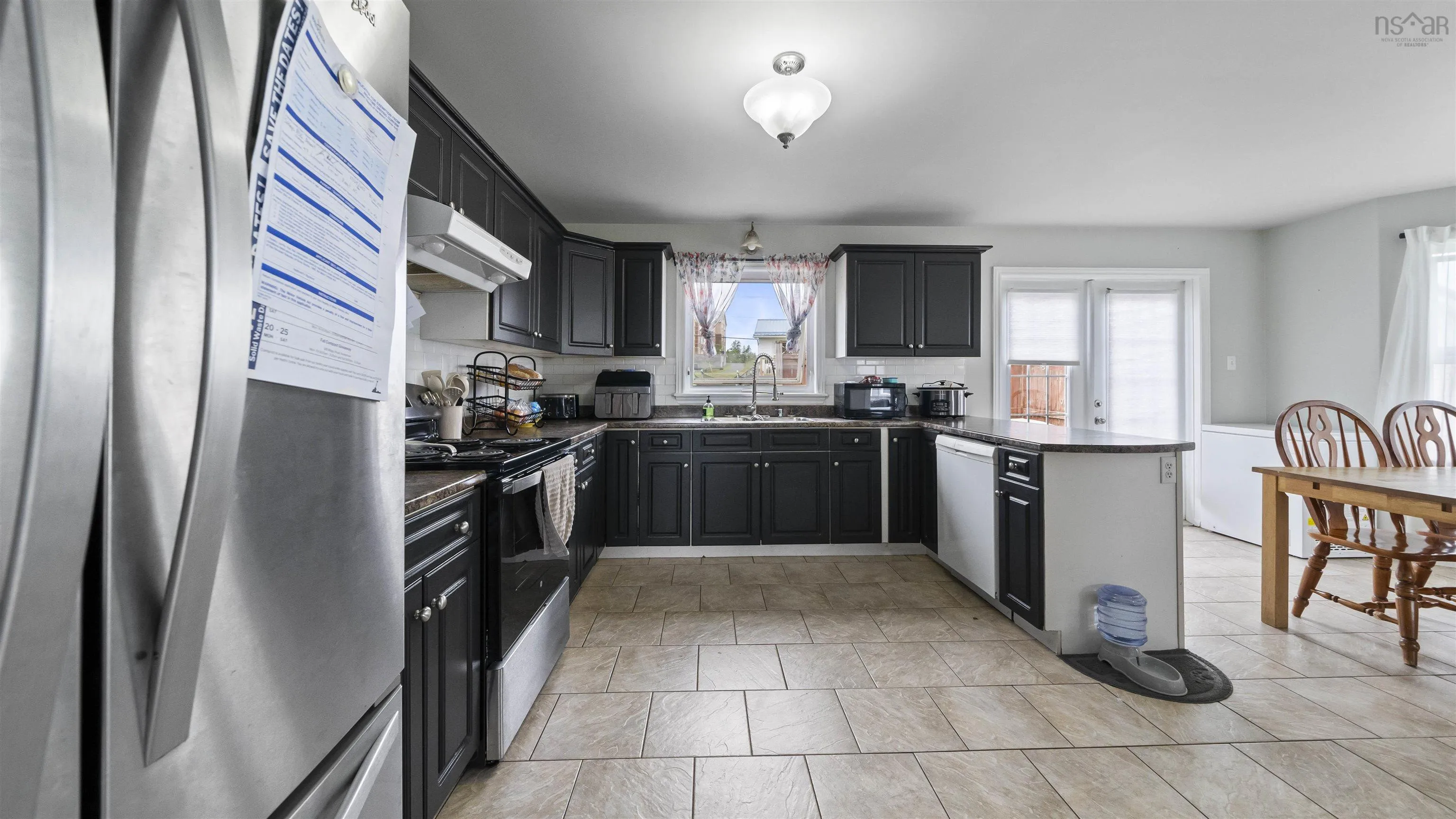18 Coburg Crescent, Truro, NS B2N 7J6, 3 Bedrooms Bedrooms, ,2 BathroomsBathrooms,Residential,For Sale,Coburg,202517556