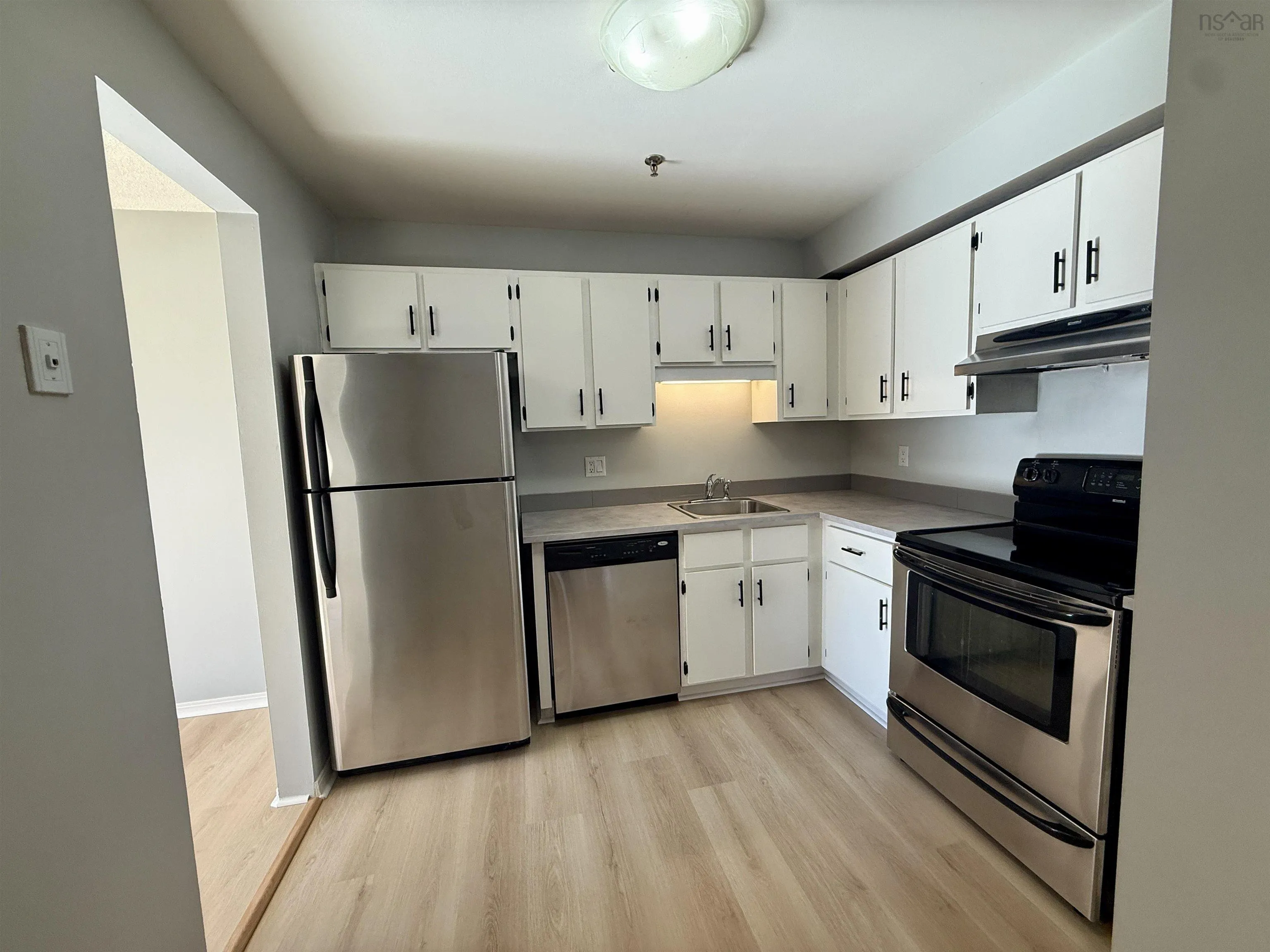 209-75 Collins Grove, Dartmouth, NS B2W 6B3, 2 Bedrooms Bedrooms, ,1 BathroomBathrooms,Residential,For Sale,Collins,202522473