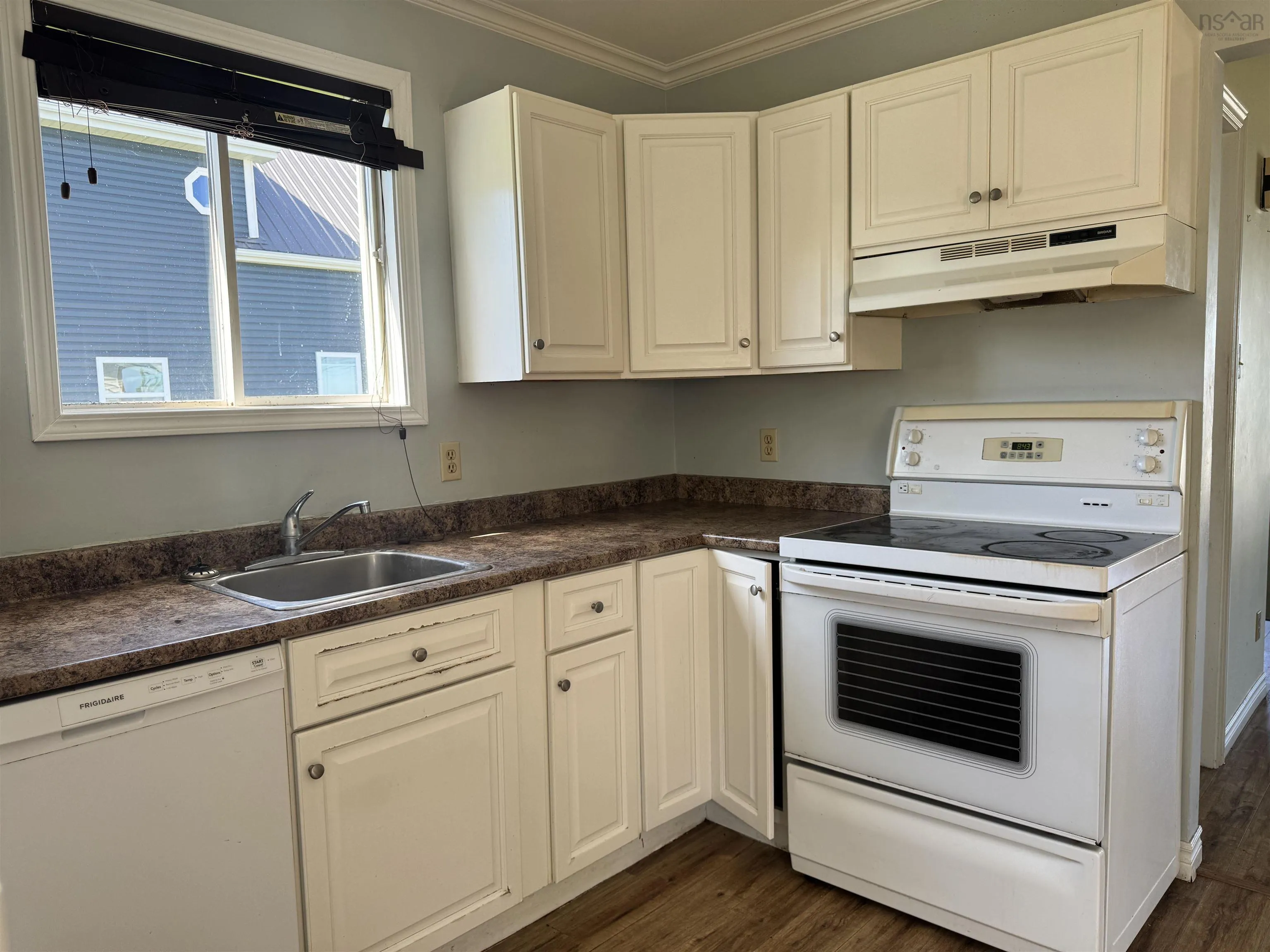 8 & 10 Thirteenth Street, Trenton, NS B0K 1X0, 6 Bedrooms Bedrooms, ,Residential Income,For Sale,Thirteenth,202522126