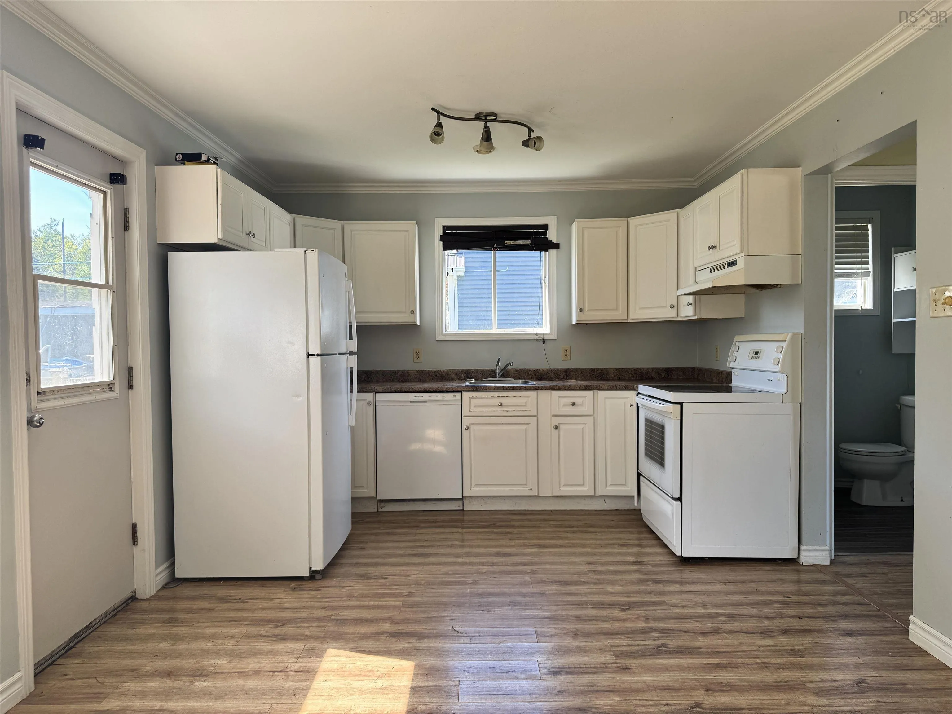 8 & 10 Thirteenth Street, Trenton, NS B0K 1X0, 6 Bedrooms Bedrooms, ,Residential Income,For Sale,Thirteenth,202522126