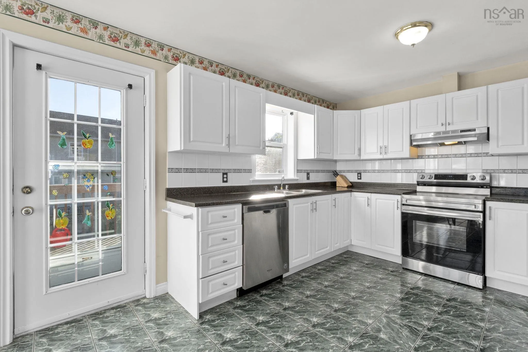 14 Suffolk Close, Halifax, NS B3S 1H5, 3 Bedrooms Bedrooms, ,3 BathroomsBathrooms,Residential,For Sale,Suffolk,202524821