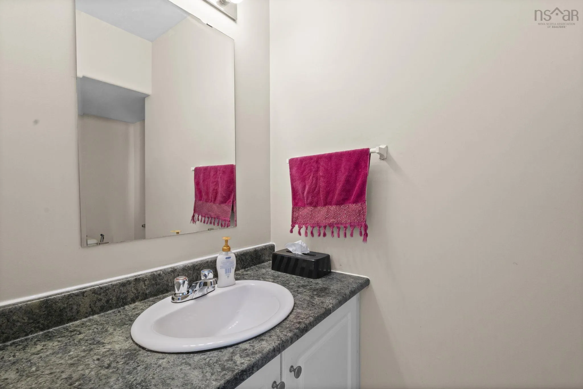 14 Suffolk Close, Halifax, NS B3S 1H5, 3 Bedrooms Bedrooms, ,3 BathroomsBathrooms,Residential,For Sale,Suffolk,202524821