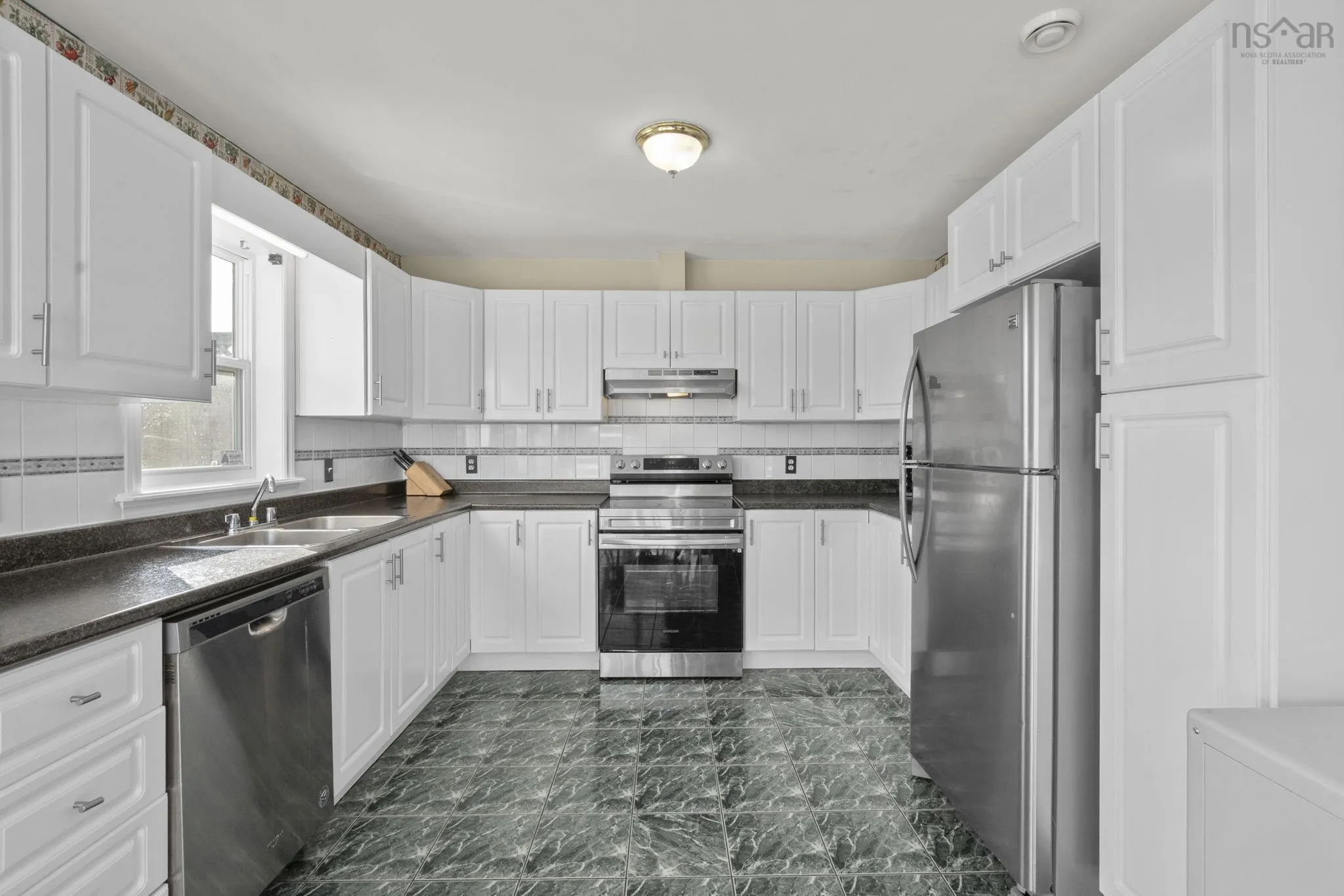 14 Suffolk Close, Halifax, NS B3S 1H5, 3 Bedrooms Bedrooms, ,3 BathroomsBathrooms,Residential,For Sale,Suffolk,202524821