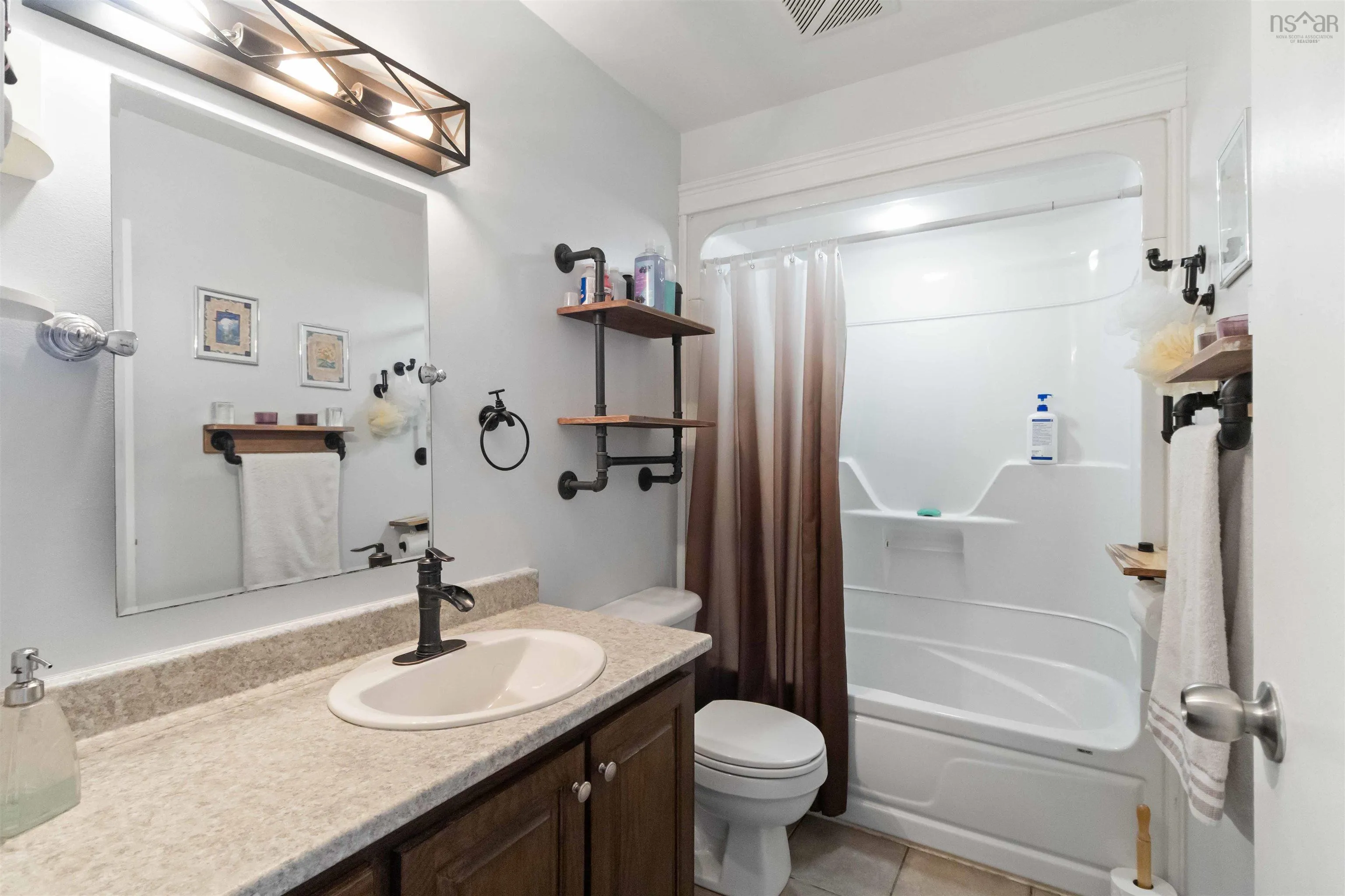11d Arklow Drive, Dartmouth, NS B2W 4J6, 3 Bedrooms Bedrooms, ,2 BathroomsBathrooms,Residential,For Sale,Arklow,202521675