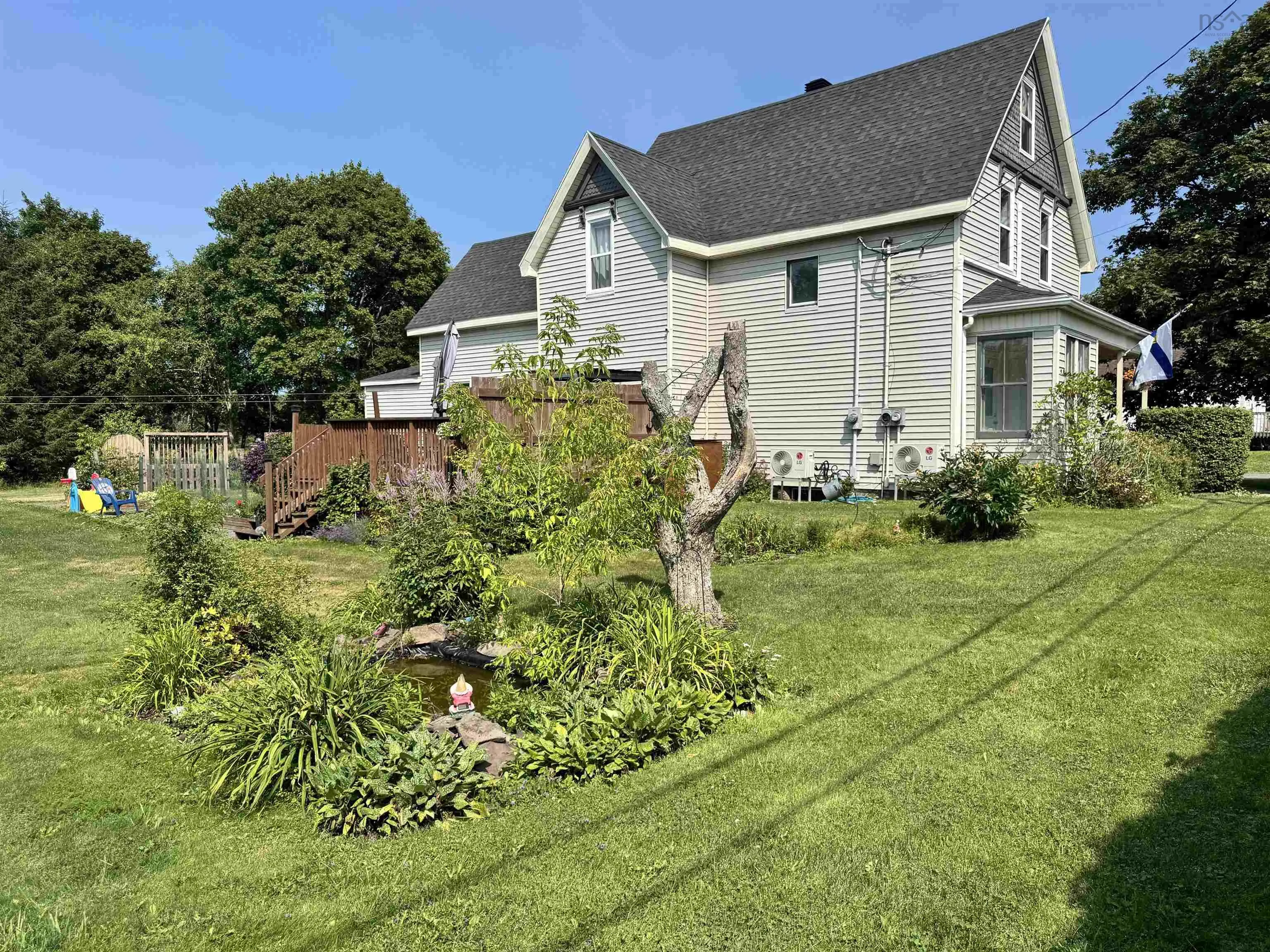 2112 North Street, Westville, NS B0K 2A0, 4 Bedrooms Bedrooms, ,Residential Income,For Sale,North,202518898