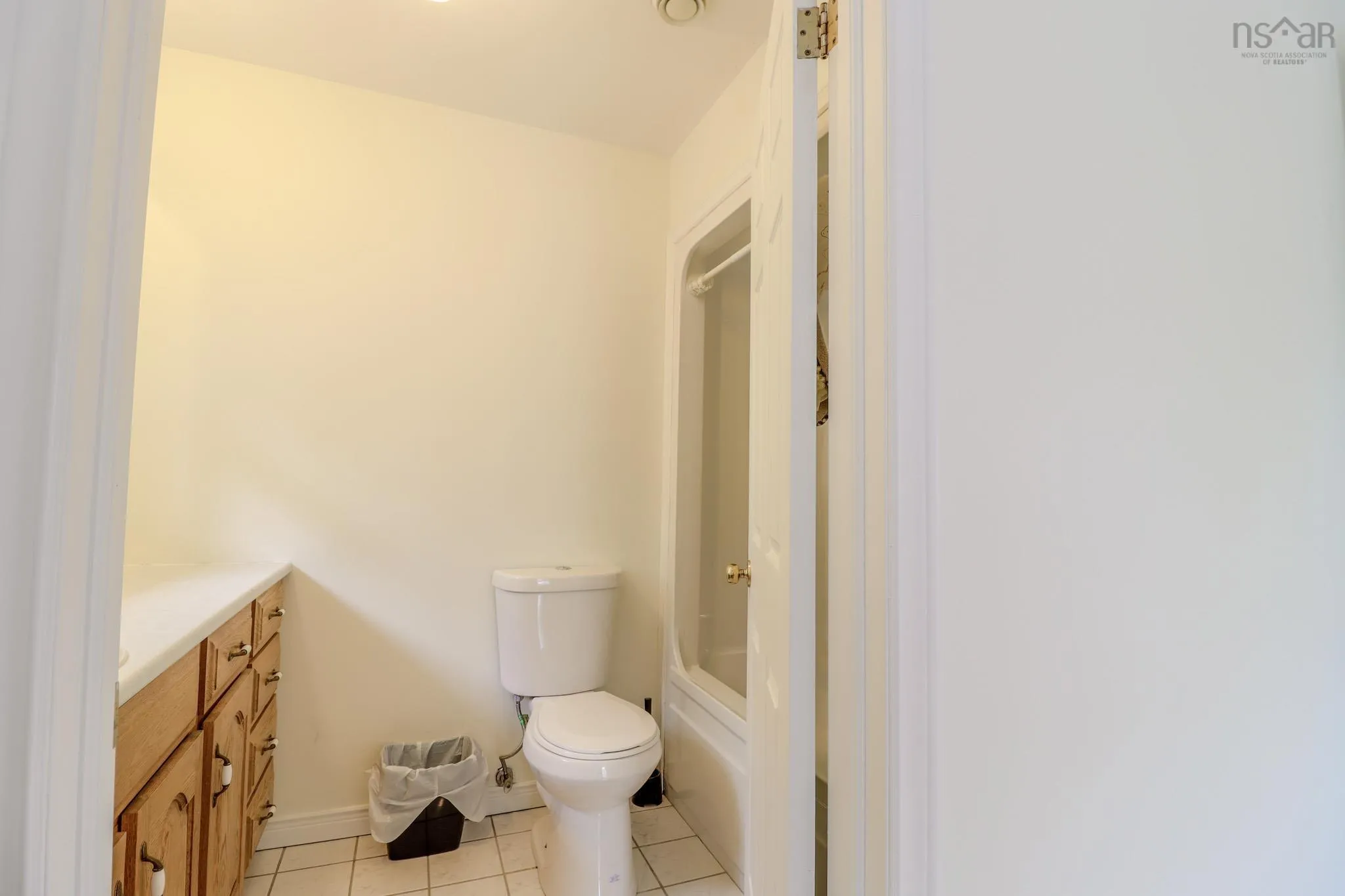 36 Amberwood Crescent, Westmount, NS B1R 2J8, 3 Bedrooms Bedrooms, ,4 BathroomsBathrooms,Residential,For Sale,Amberwood,202520996