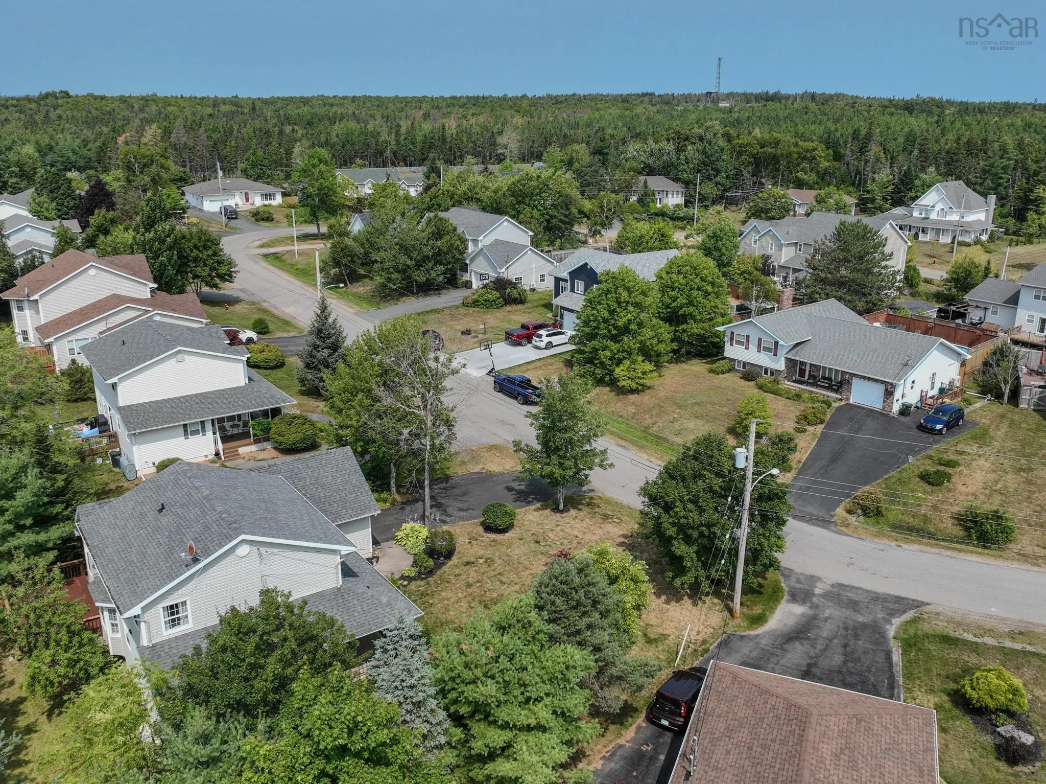 36 Amberwood Crescent, Westmount, NS B1R 2J8, 3 Bedrooms Bedrooms, ,4 BathroomsBathrooms,Residential,For Sale,Amberwood,202520996