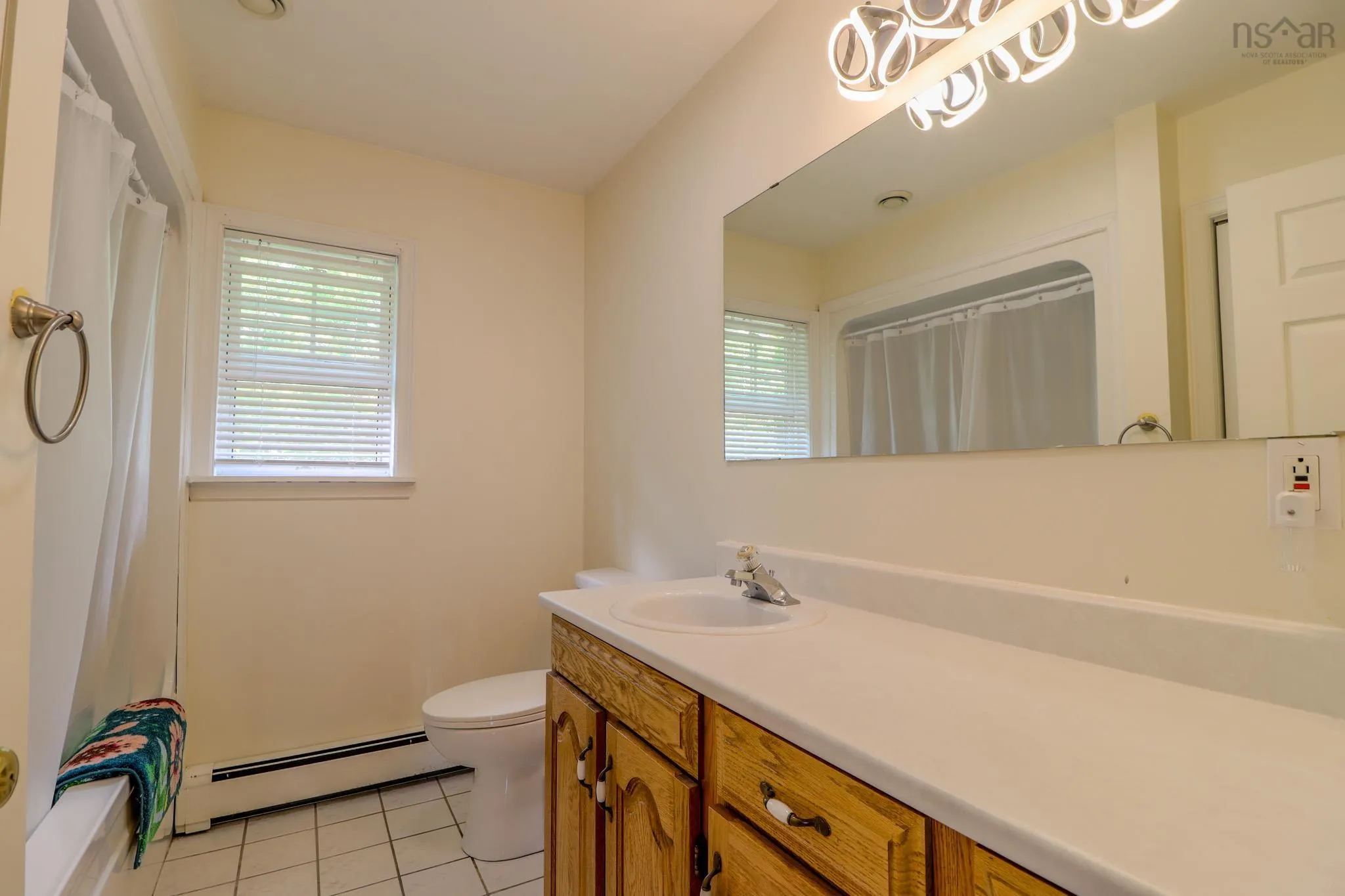 36 Amberwood Crescent, Westmount, NS B1R 2J8, 3 Bedrooms Bedrooms, ,4 BathroomsBathrooms,Residential,For Sale,Amberwood,202520996
