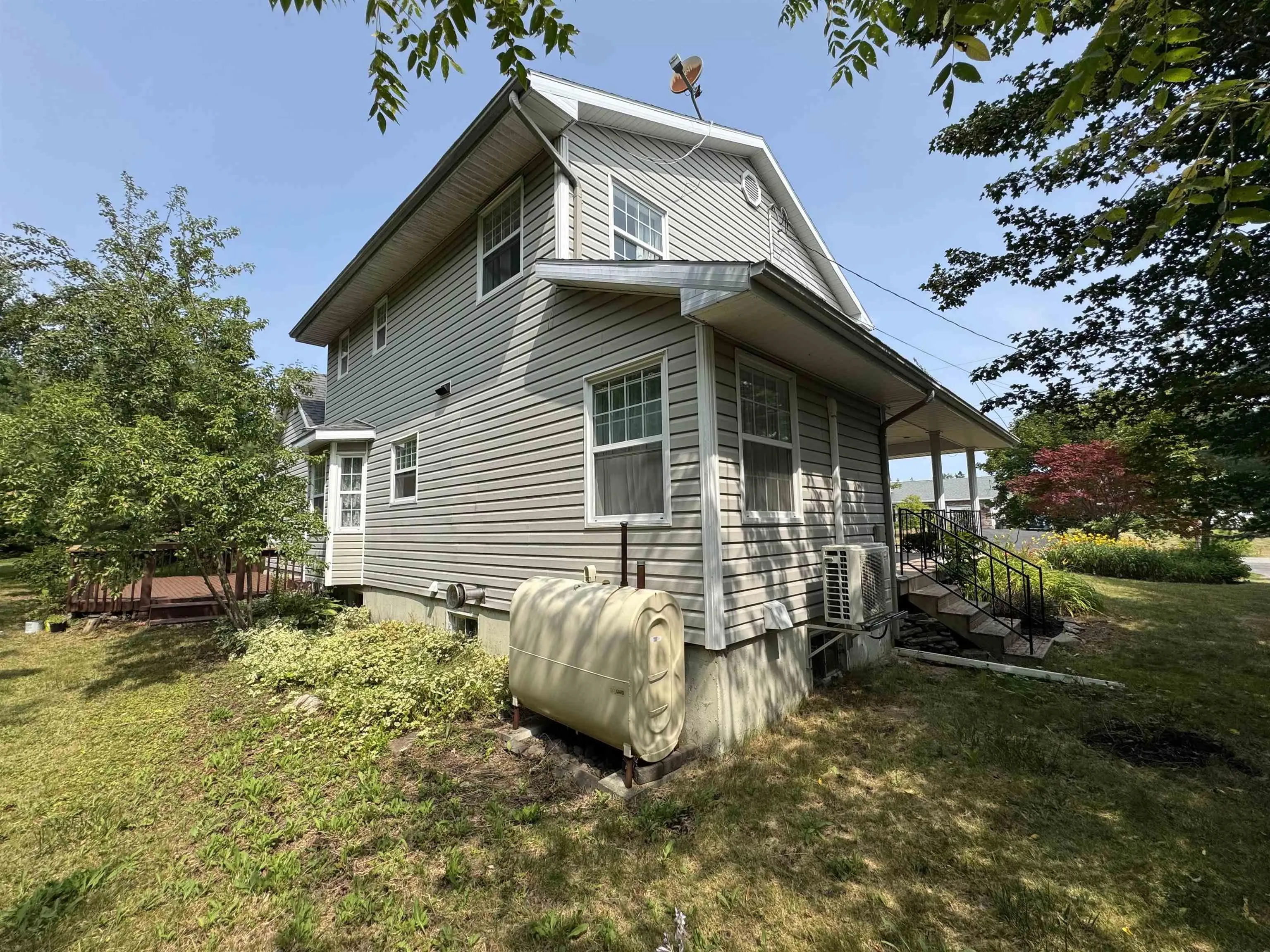 36 Amberwood Crescent, Westmount, NS B1R 2J8, 3 Bedrooms Bedrooms, ,4 BathroomsBathrooms,Residential,For Sale,Amberwood,202520996