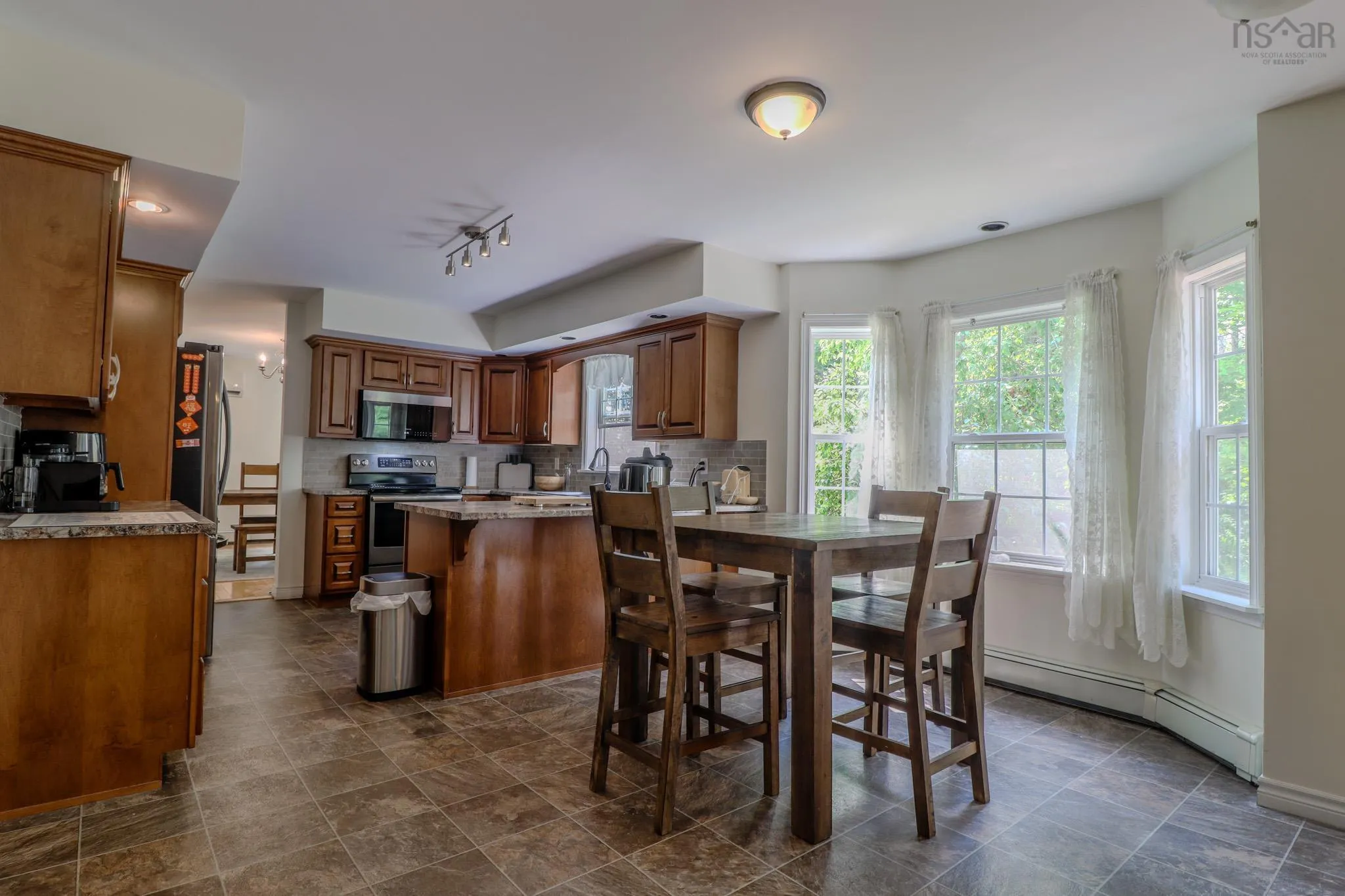 36 Amberwood Crescent, Westmount, NS B1R 2J8, 3 Bedrooms Bedrooms, ,4 BathroomsBathrooms,Residential,For Sale,Amberwood,202520996