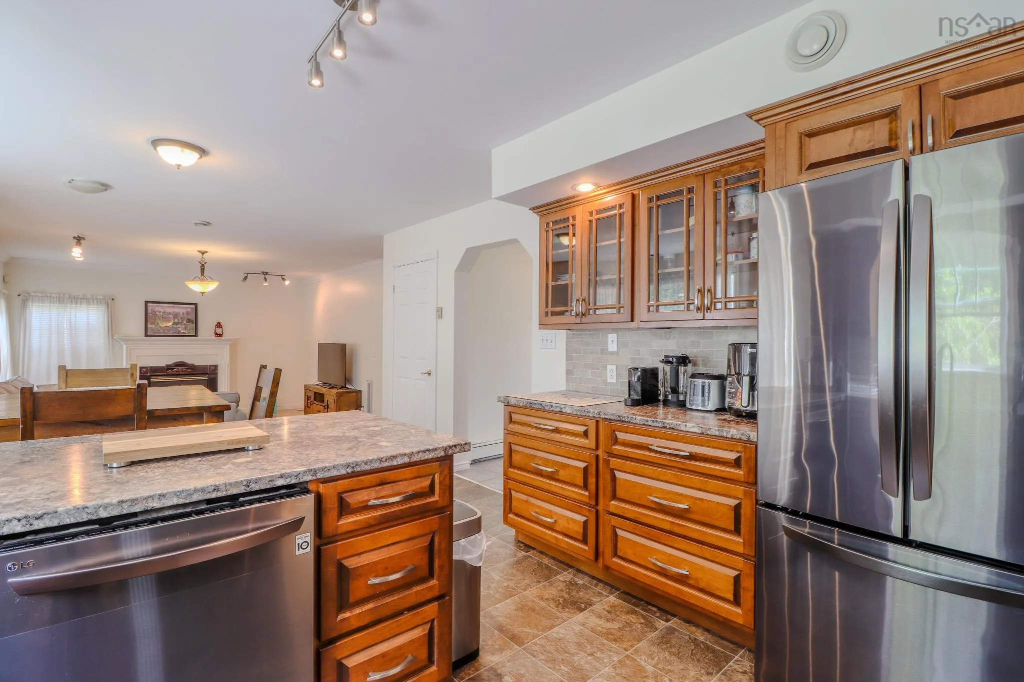 36 Amberwood Crescent, Westmount, NS B1R 2J8, 3 Bedrooms Bedrooms, ,4 BathroomsBathrooms,Residential,For Sale,Amberwood,202520996
