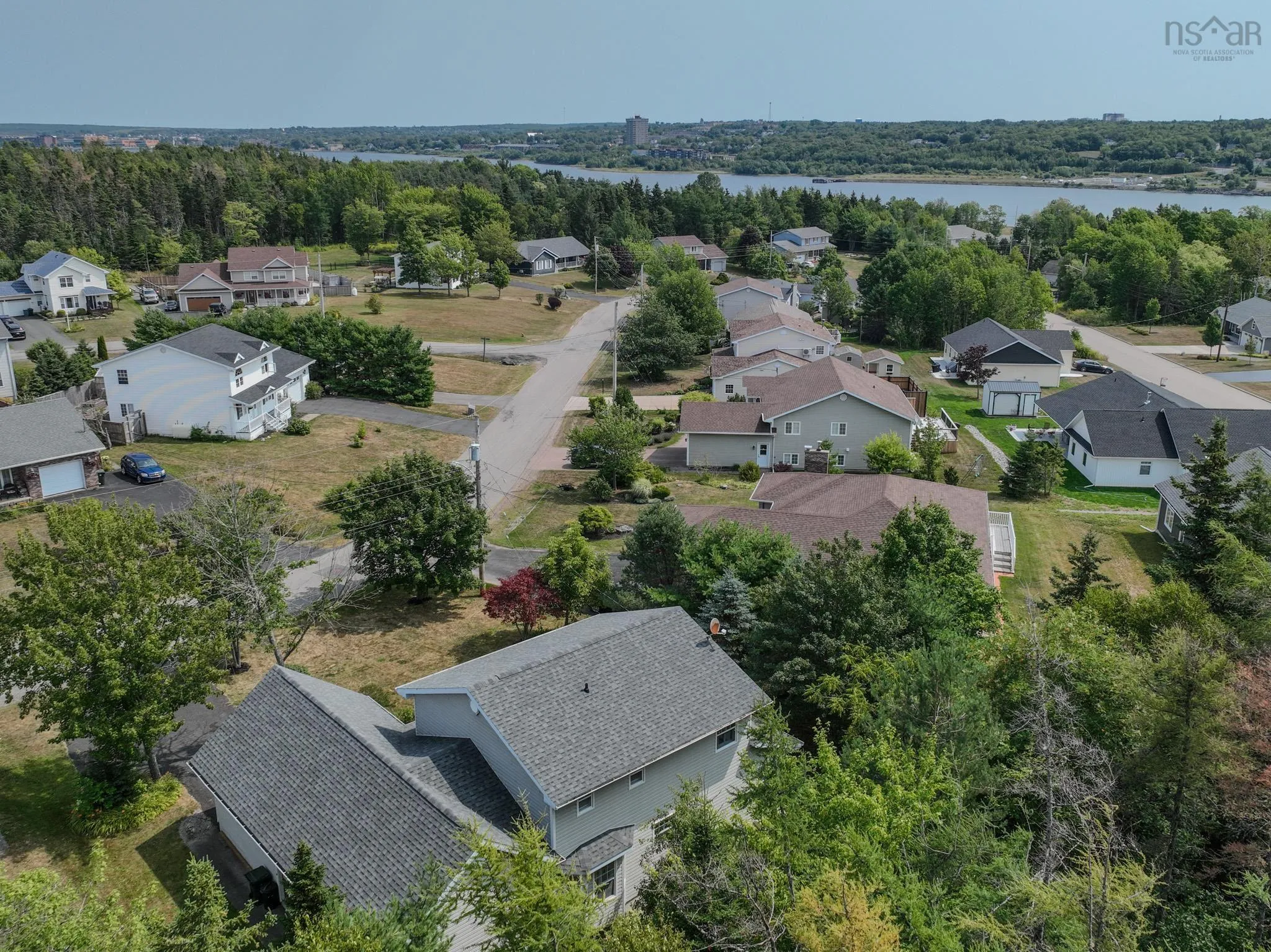 36 Amberwood Crescent, Westmount, NS B1R 2J8, 3 Bedrooms Bedrooms, ,4 BathroomsBathrooms,Residential,For Sale,Amberwood,202520996