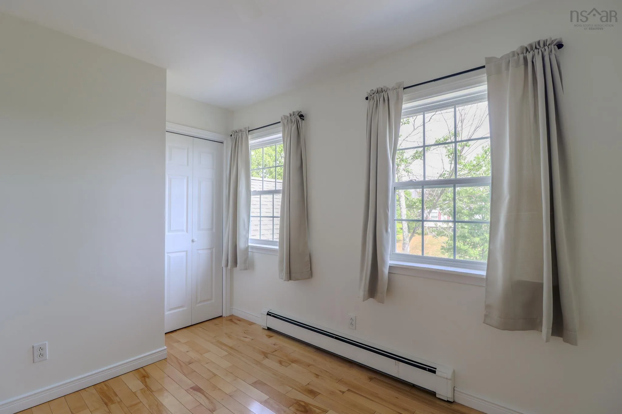 36 Amberwood Crescent, Westmount, NS B1R 2J8, 3 Bedrooms Bedrooms, ,4 BathroomsBathrooms,Residential,For Sale,Amberwood,202520996