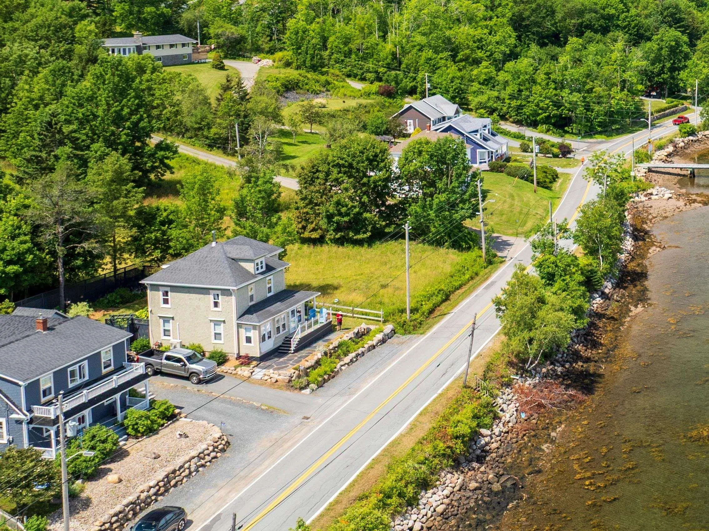 958 Main Street, Mahone Bay, NS B0J 2E0, 3 Bedrooms Bedrooms, ,3 BathroomsBathrooms,Residential,For Sale,Main,202518307