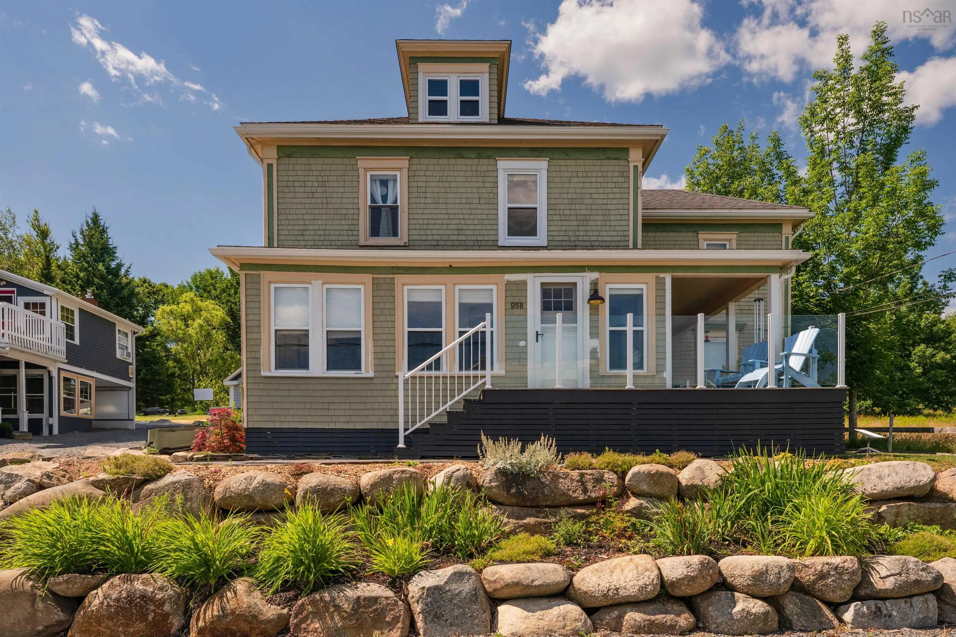 958 Main Street, Mahone Bay, NS B0J 2E0, 3 Bedrooms Bedrooms, ,3 BathroomsBathrooms,Residential,For Sale,Main,202518307
