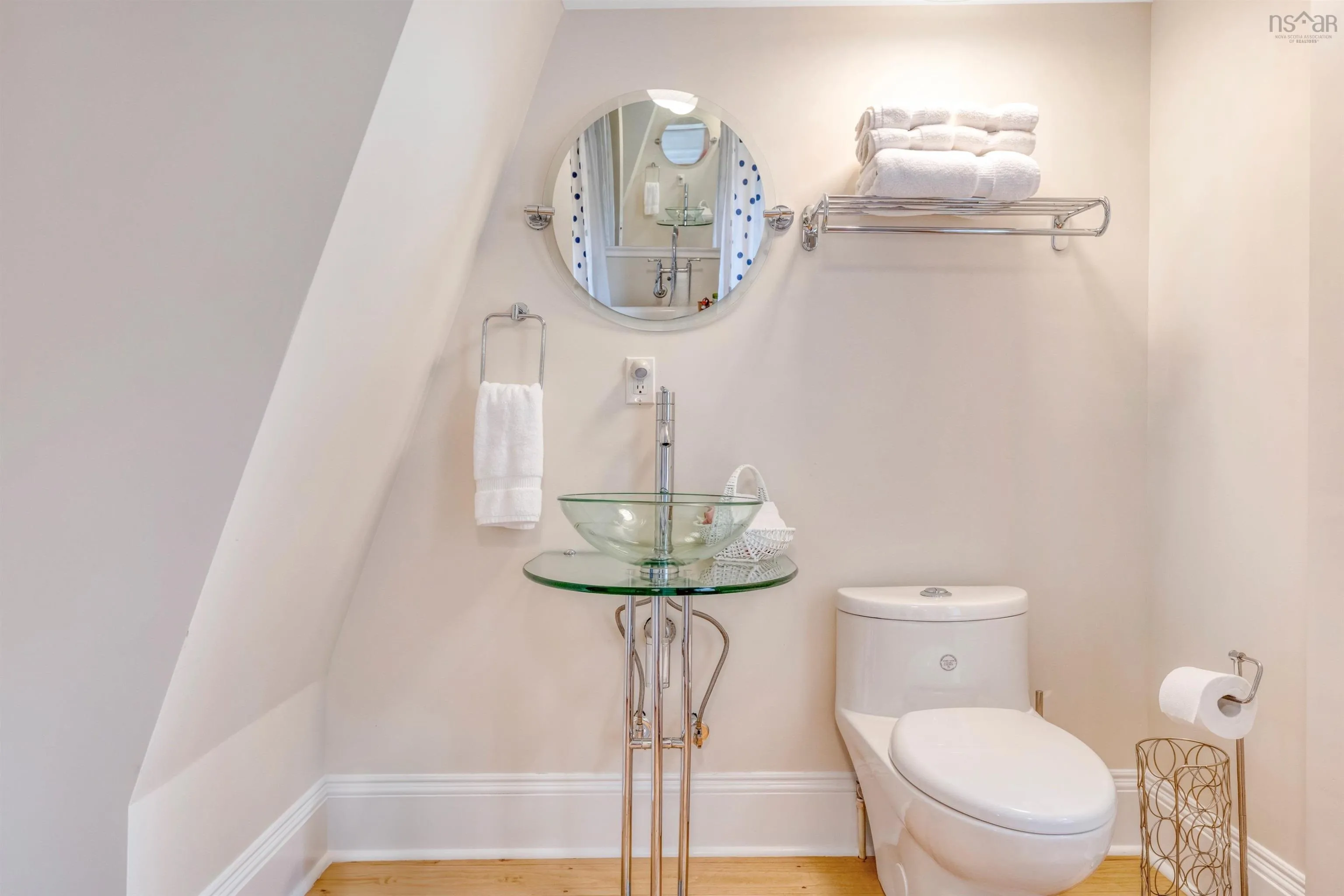 958 Main Street, Mahone Bay, NS B0J 2E0, 3 Bedrooms Bedrooms, ,3 BathroomsBathrooms,Residential,For Sale,Main,202518307