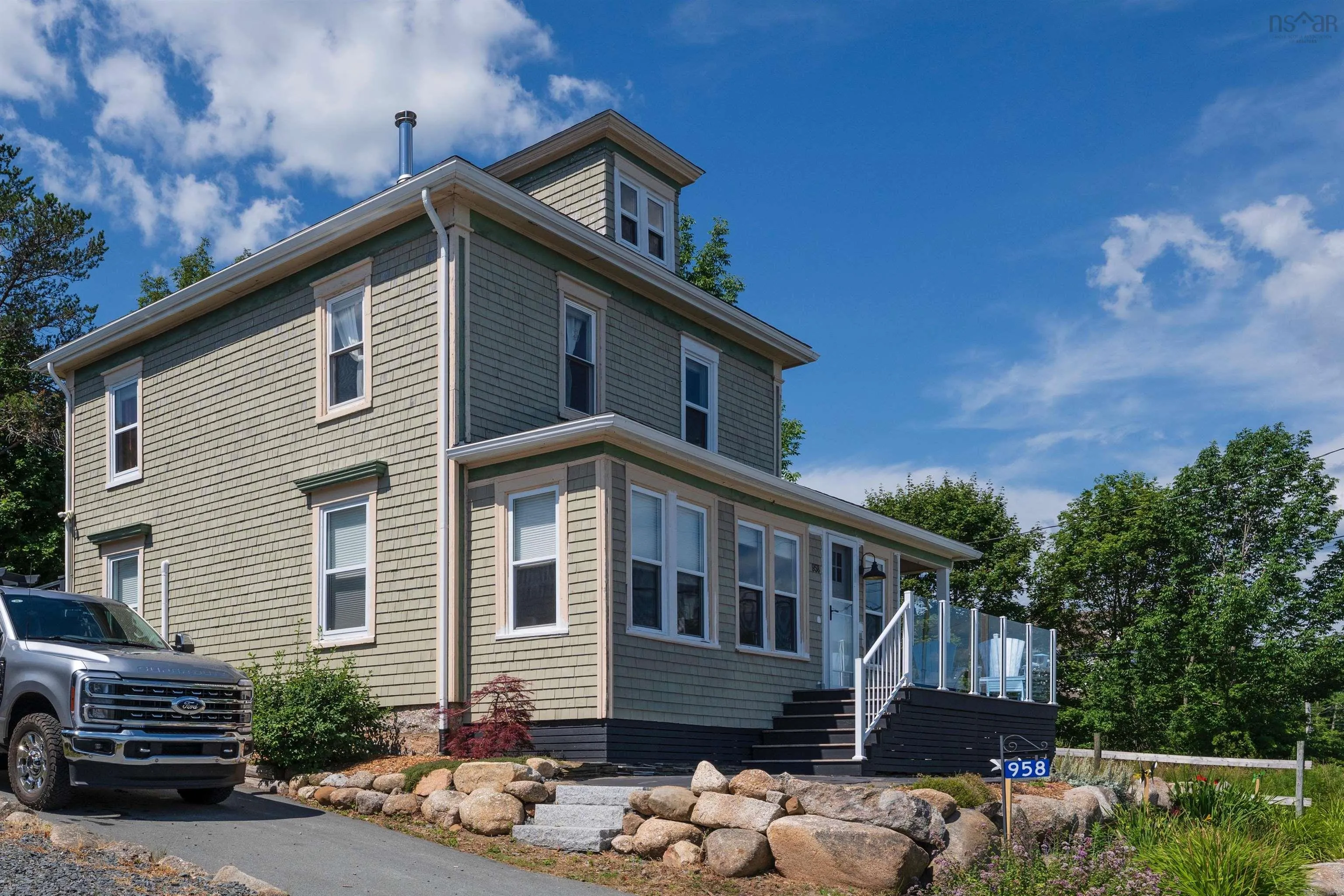 958 Main Street, Mahone Bay, NS B0J 2E0, 3 Bedrooms Bedrooms, ,3 BathroomsBathrooms,Residential,For Sale,Main,202518307