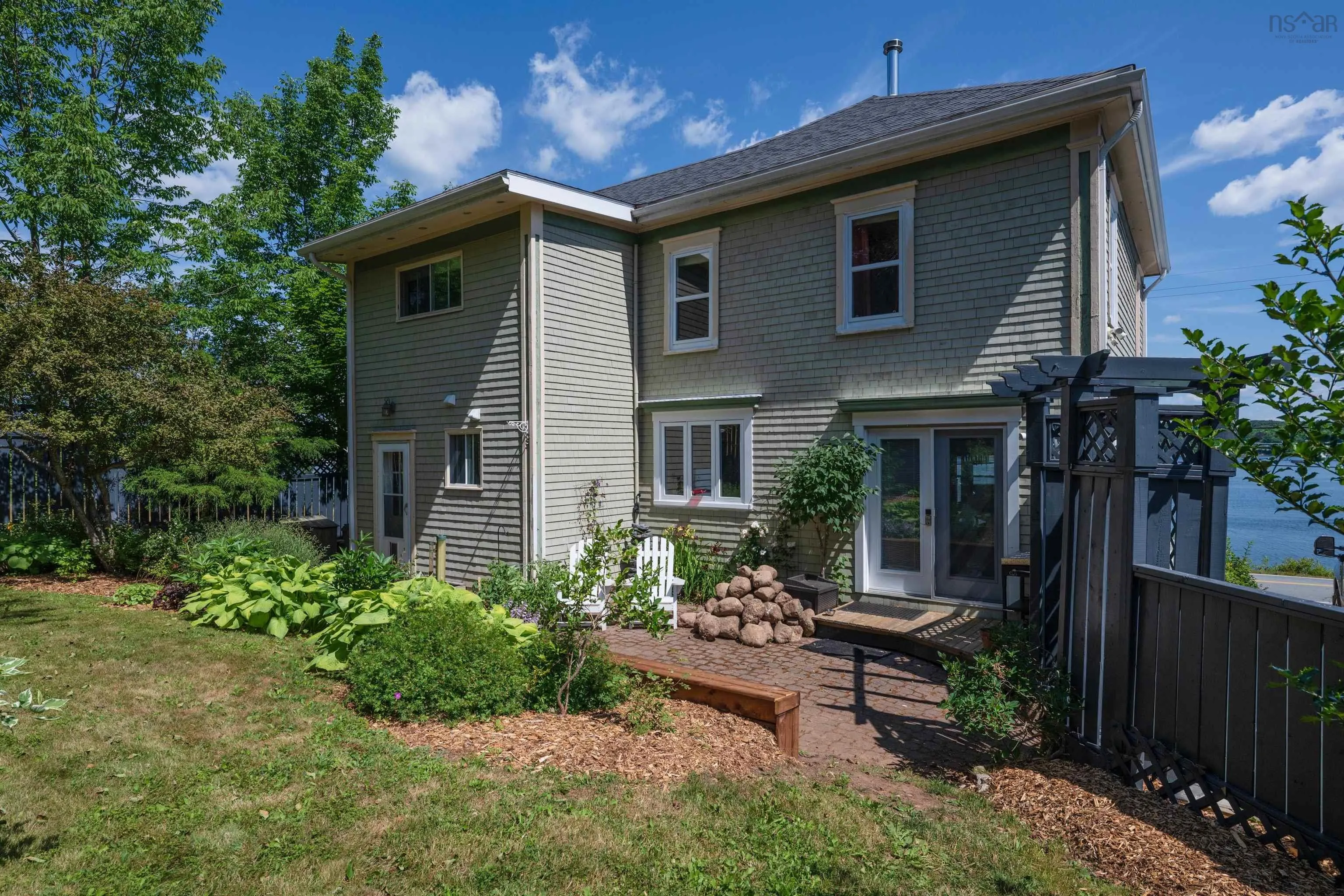 958 Main Street, Mahone Bay, NS B0J 2E0, 3 Bedrooms Bedrooms, ,3 BathroomsBathrooms,Residential,For Sale,Main,202518307