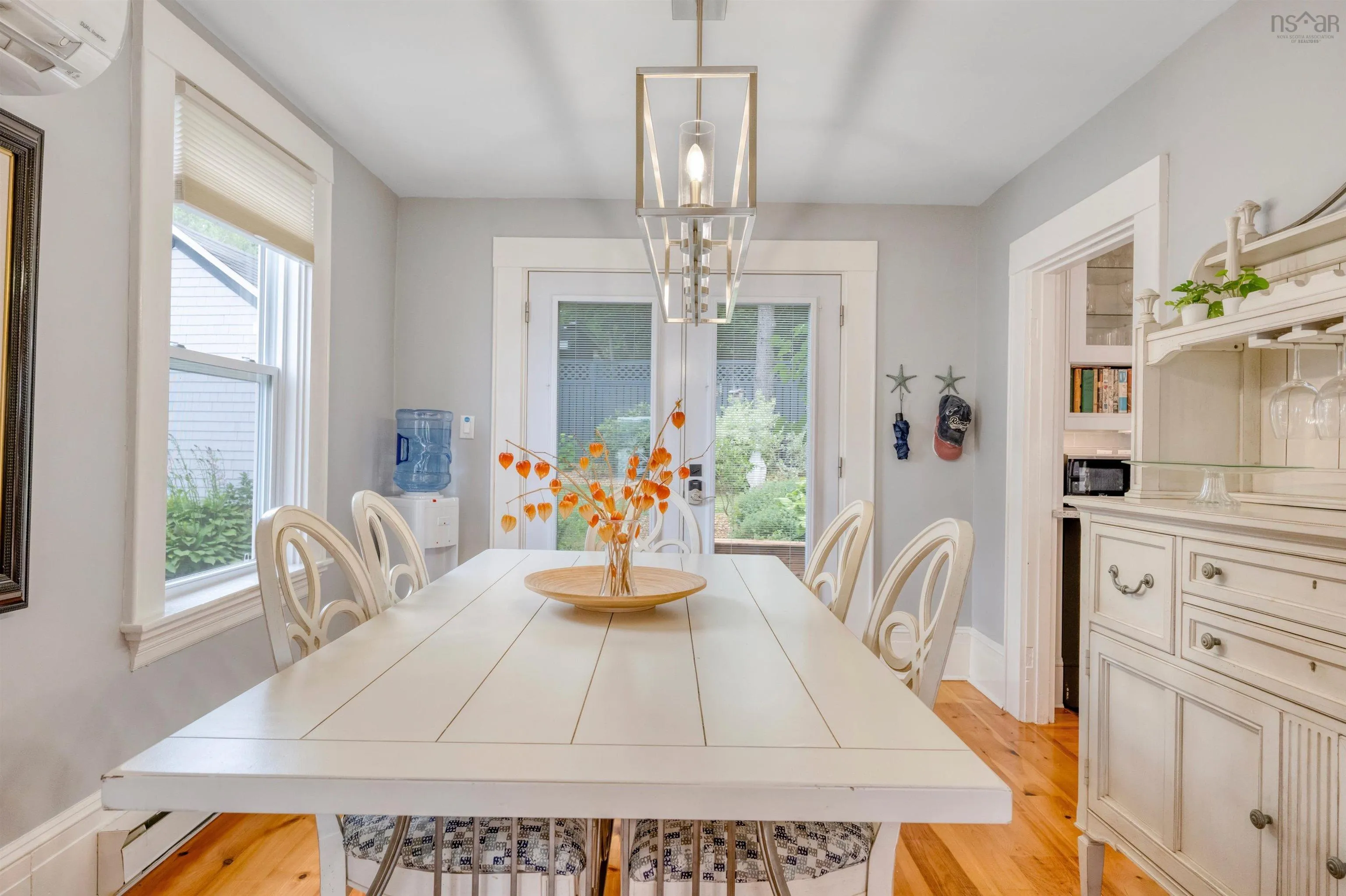 958 Main Street, Mahone Bay, NS B0J 2E0, 3 Bedrooms Bedrooms, ,3 BathroomsBathrooms,Residential,For Sale,Main,202518307