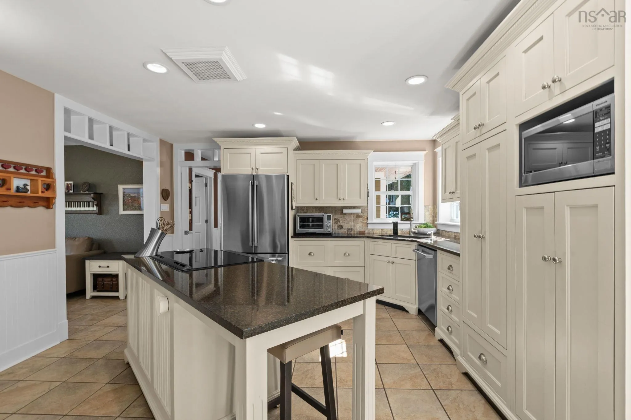 305 Club Road, Brookside, NS B3T 1R4, 3 Bedrooms Bedrooms, ,4 BathroomsBathrooms,Residential,For Sale,Club,202522919