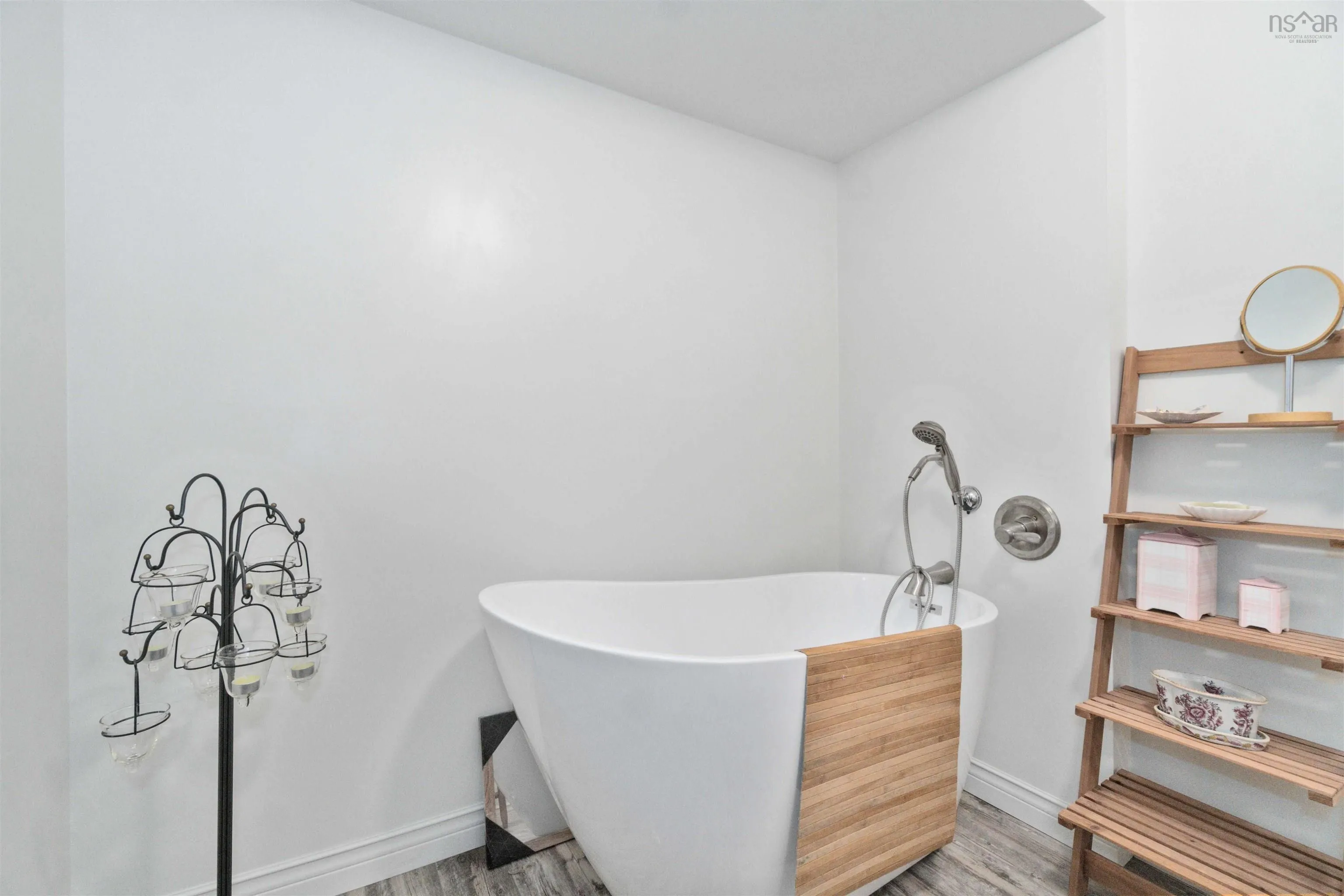 19020 Nova Scotia Trunk 7, Tangier, NS B0J 3H0, 3 Bedrooms Bedrooms, ,2 BathroomsBathrooms,Residential,For Sale,Nova Scotia Trunk 7,202506963