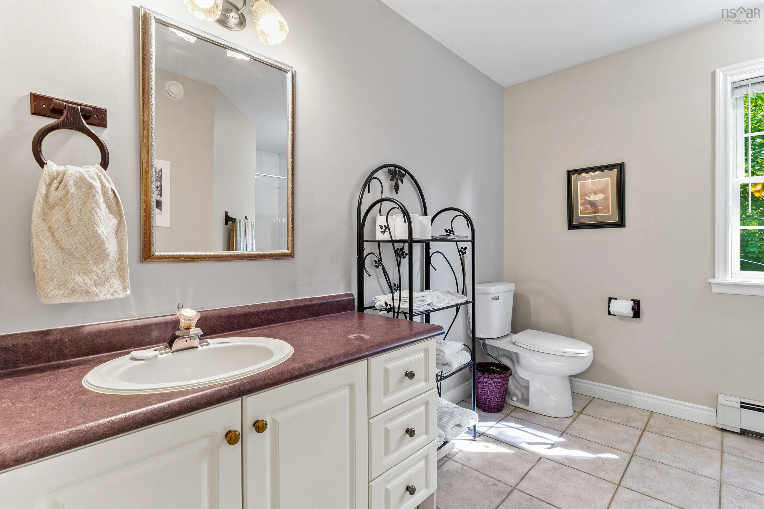 42 Canterbury Lane, Fall River, NS B2T 1A4, 3 Bedrooms Bedrooms, ,3 BathroomsBathrooms,Residential,For Sale,Canterbury,202522453