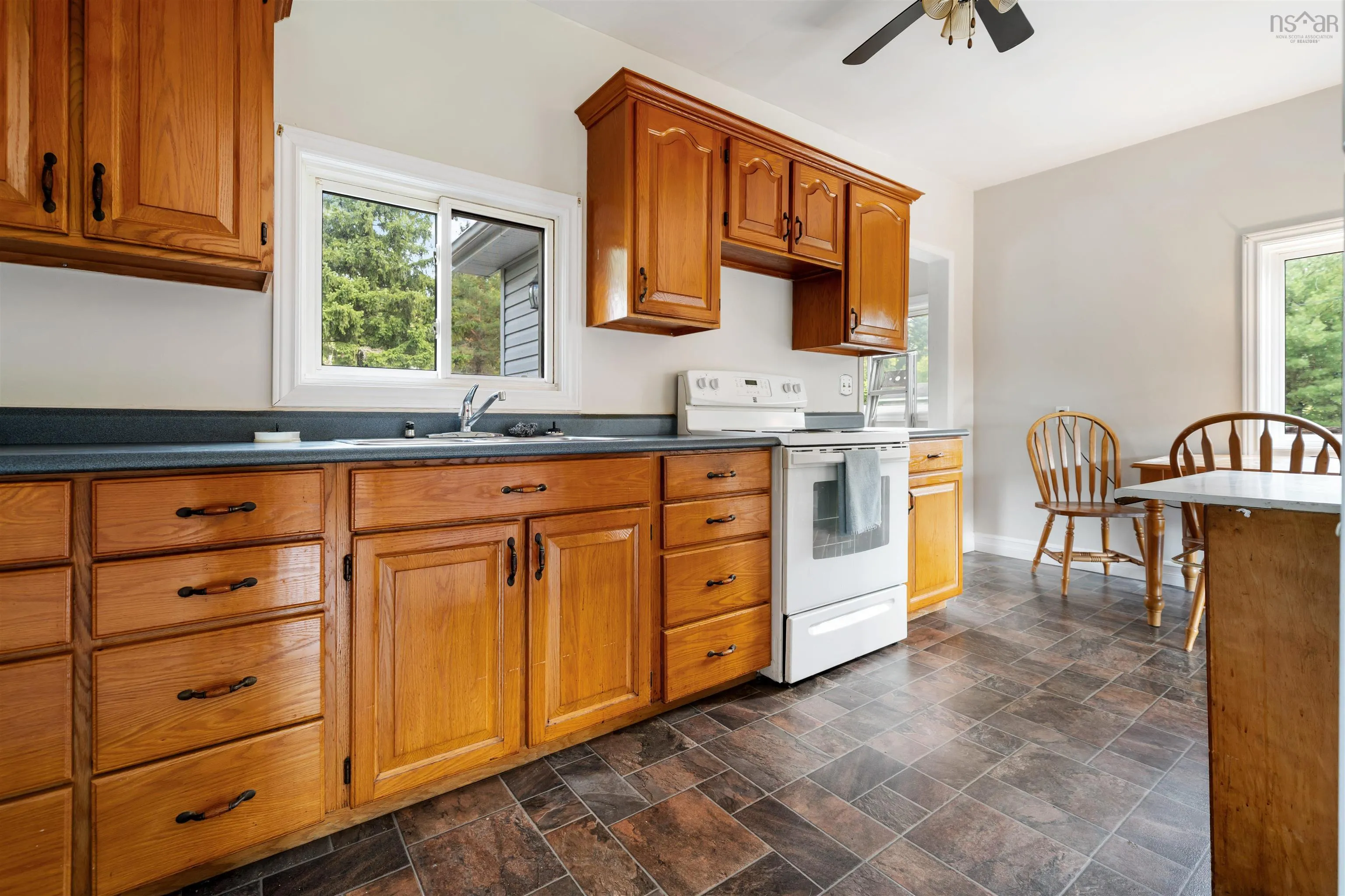 24 Buchanan Avenue, Enfield, NS B2T 1C8, 1 Bedroom Bedrooms, ,1 BathroomBathrooms,Residential,For Sale,Buchanan,202523066