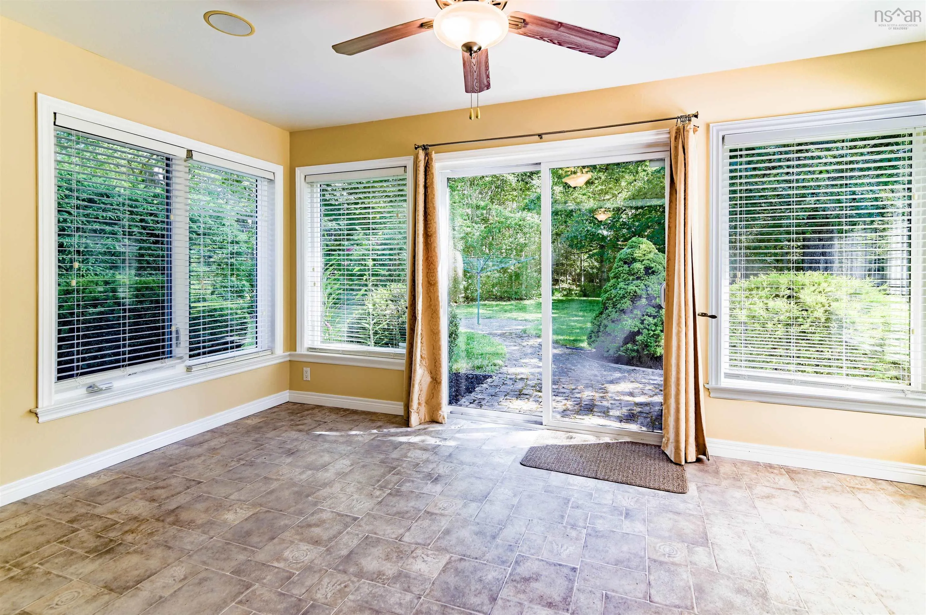 410 Park St, Kentville, NS B4N 1M9, 3 Bedrooms Bedrooms, ,3 BathroomsBathrooms,Residential,For Sale,Park St,202518717