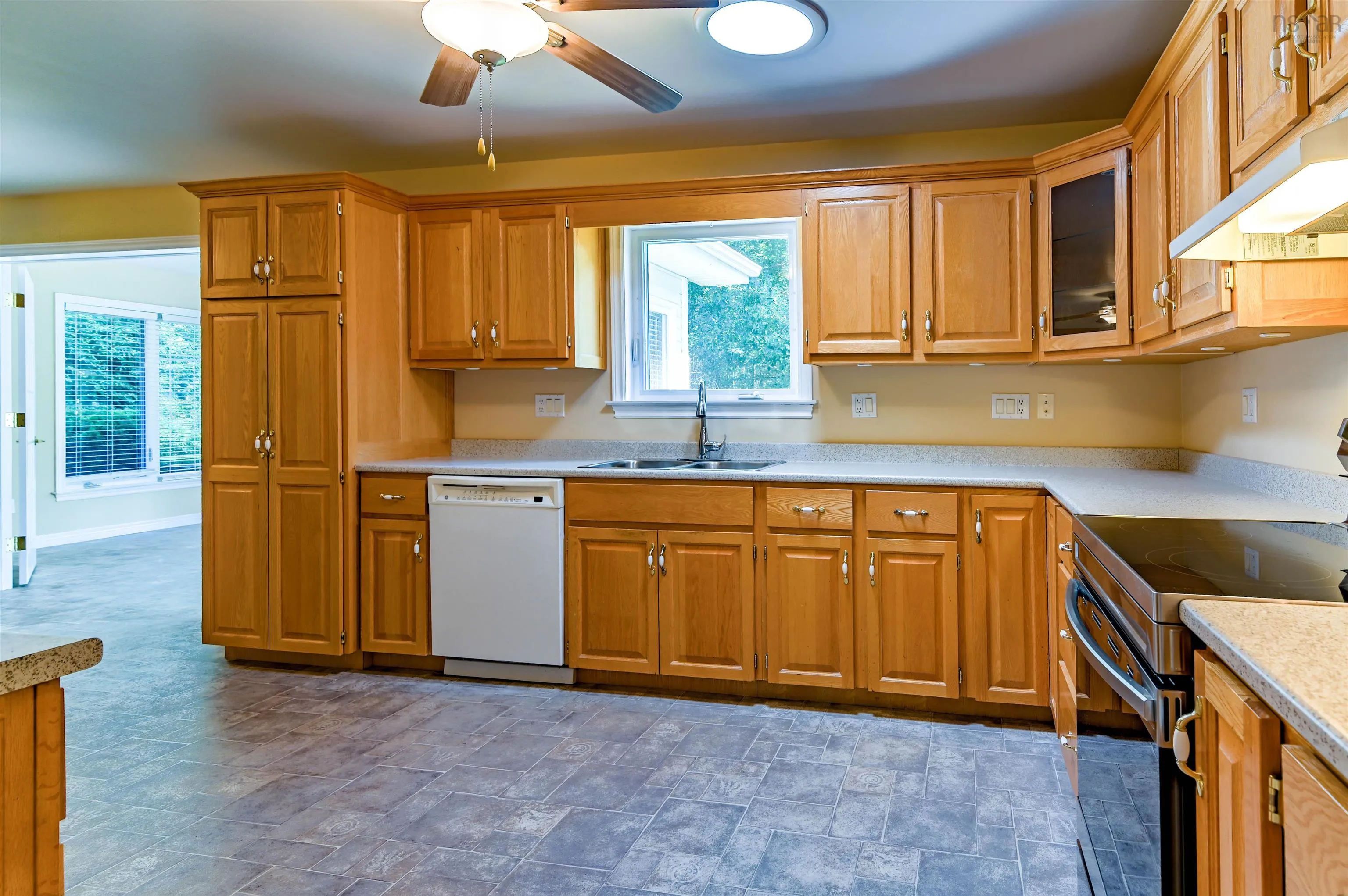 410 Park St, Kentville, NS B4N 1M9, 3 Bedrooms Bedrooms, ,3 BathroomsBathrooms,Residential,For Sale,Park St,202518717