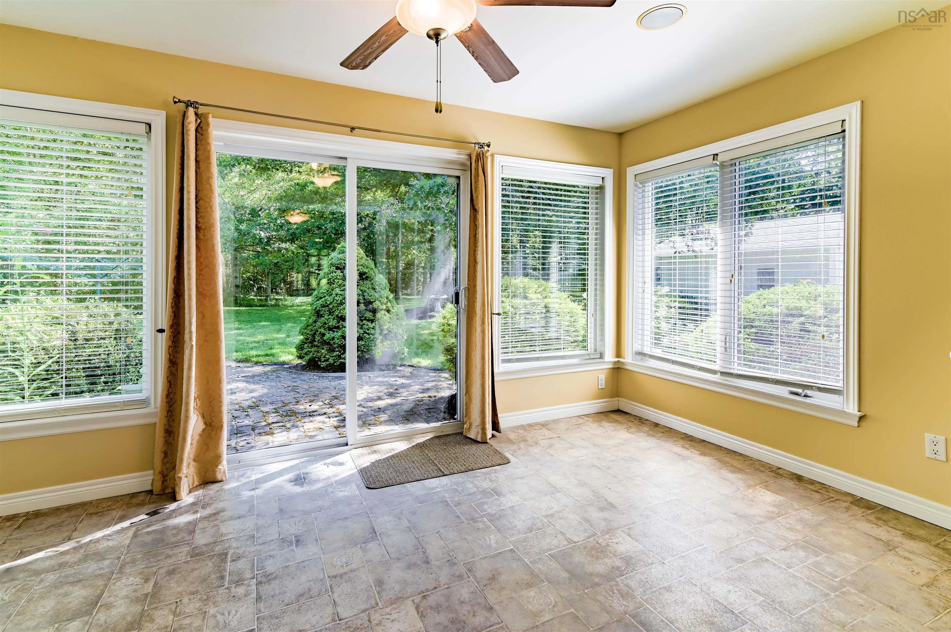 410 Park St, Kentville, NS B4N 1M9, 3 Bedrooms Bedrooms, ,3 BathroomsBathrooms,Residential,For Sale,Park St,202518717
