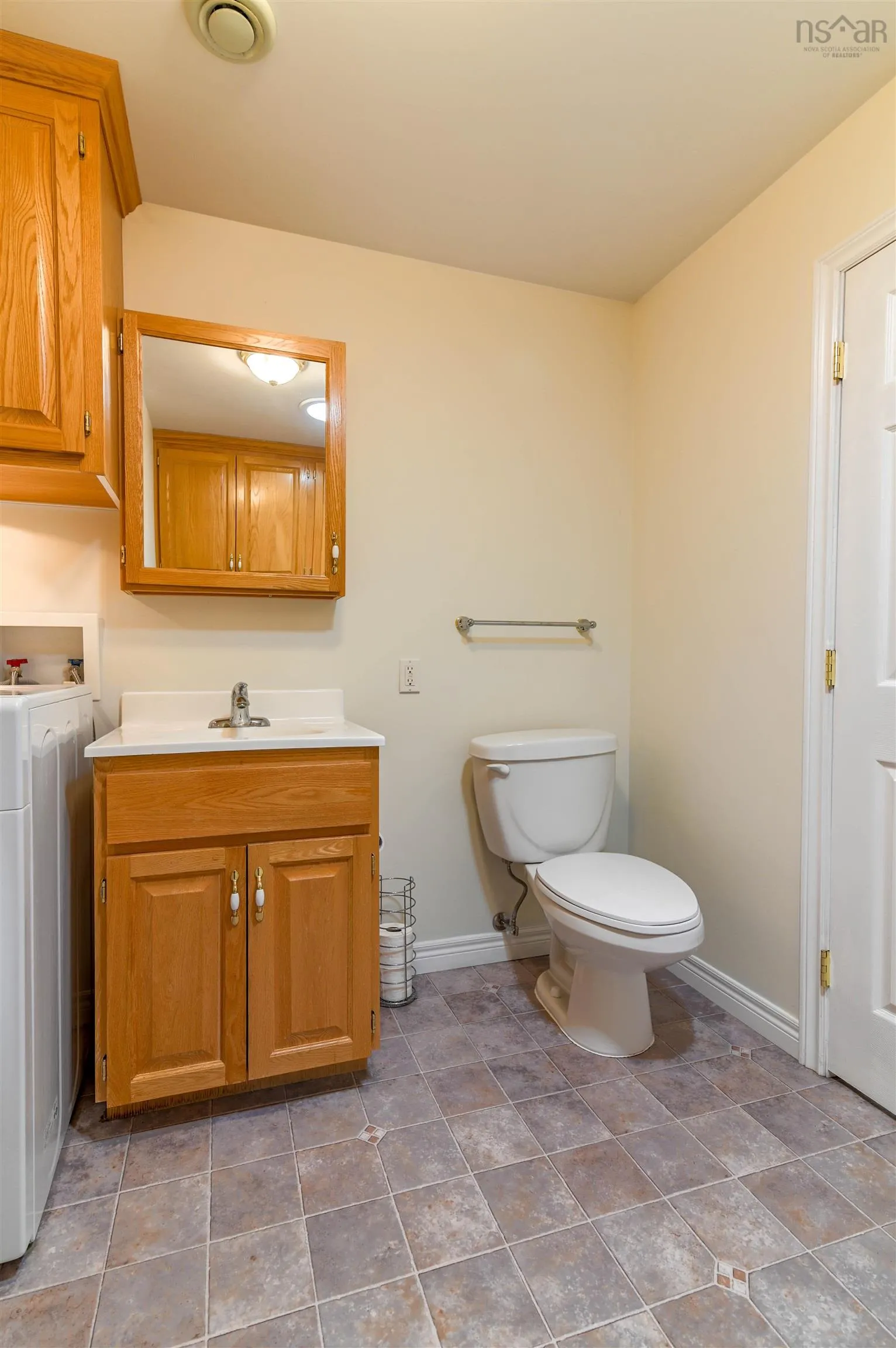 410 Park St, Kentville, NS B4N 1M9, 3 Bedrooms Bedrooms, ,3 BathroomsBathrooms,Residential,For Sale,Park St,202518717