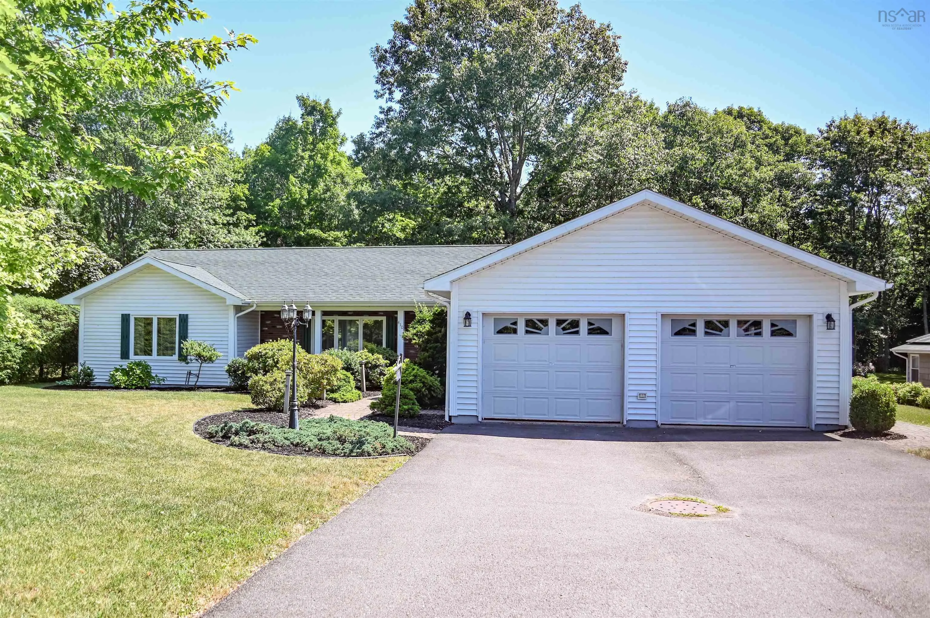 410 Park St, Kentville, NS B4N 1M9, 3 Bedrooms Bedrooms, ,3 BathroomsBathrooms,Residential,For Sale,Park St,202518717