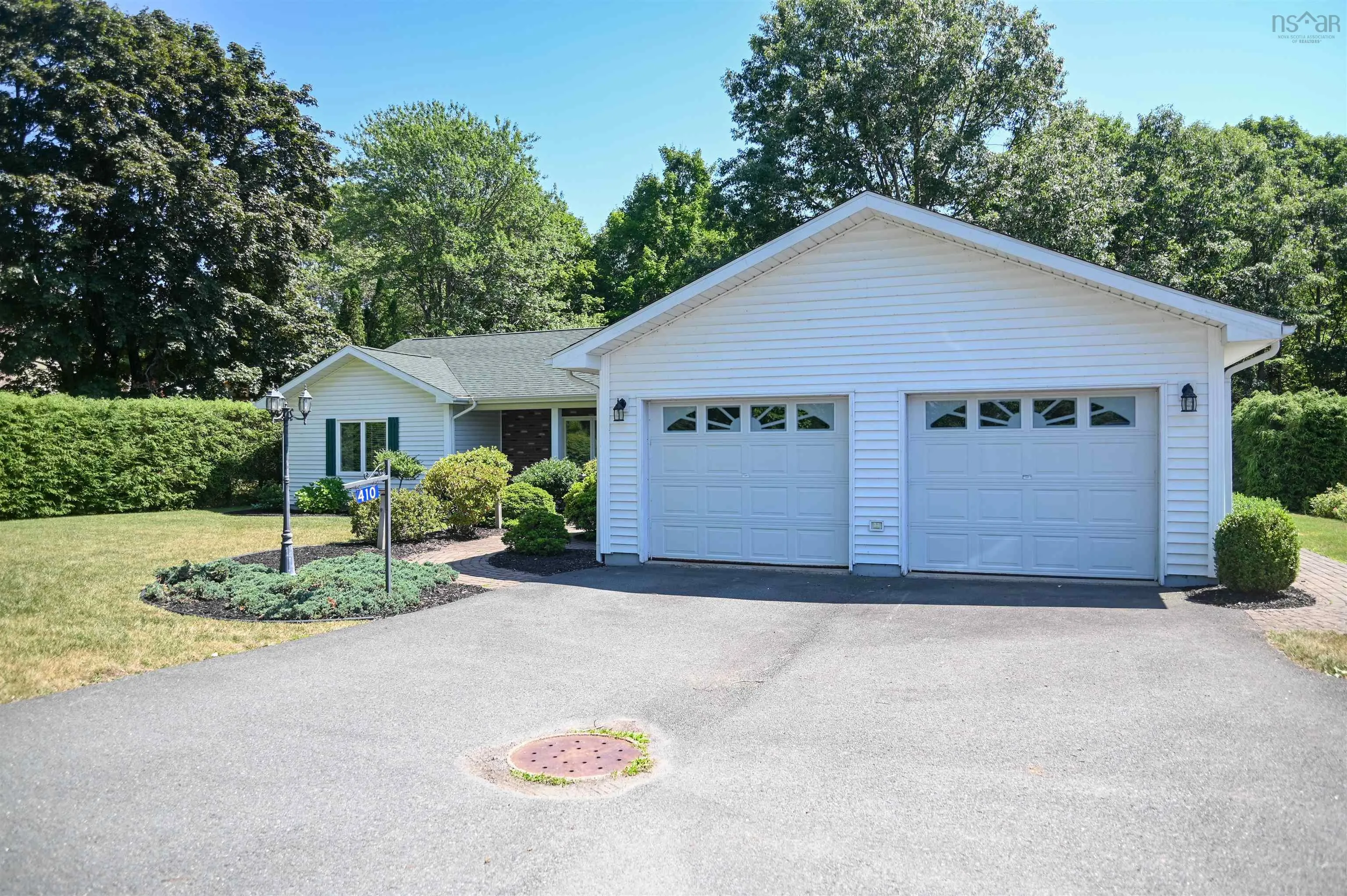 410 Park St, Kentville, NS B4N 1M9, 3 Bedrooms Bedrooms, ,3 BathroomsBathrooms,Residential,For Sale,Park St,202518717