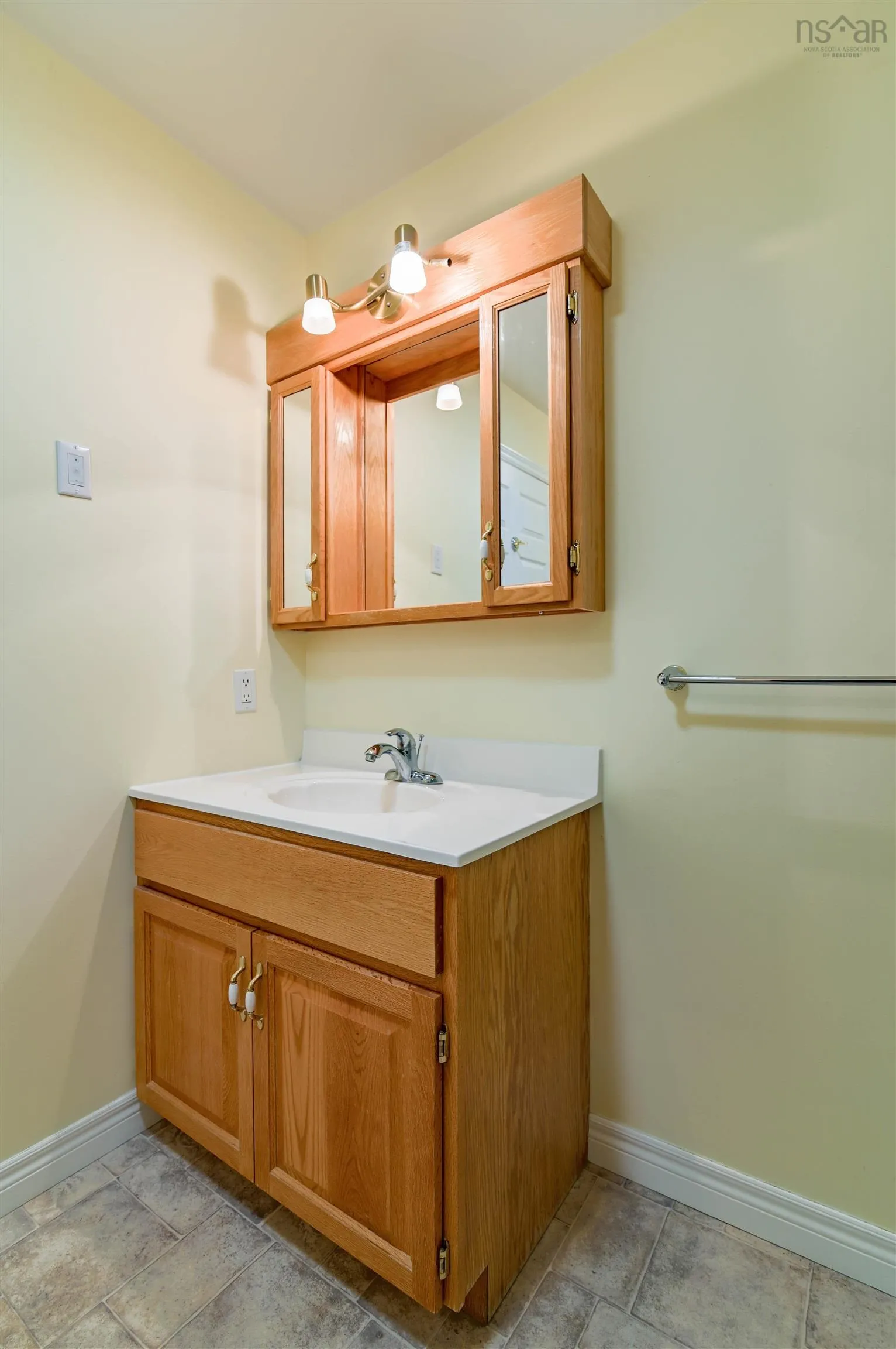 410 Park St, Kentville, NS B4N 1M9, 3 Bedrooms Bedrooms, ,3 BathroomsBathrooms,Residential,For Sale,Park St,202518717