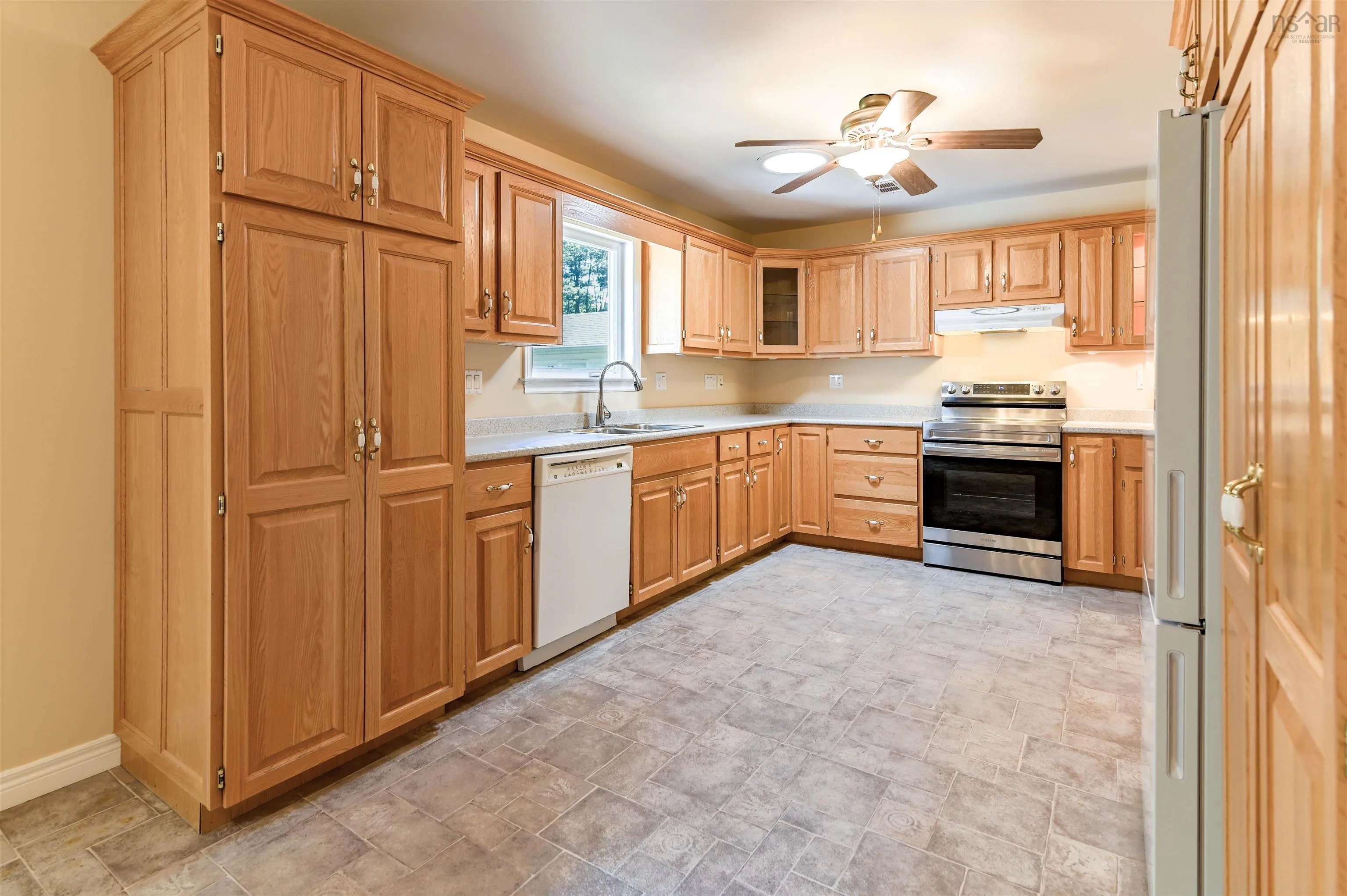 410 Park St, Kentville, NS B4N 1M9, 3 Bedrooms Bedrooms, ,3 BathroomsBathrooms,Residential,For Sale,Park St,202518717