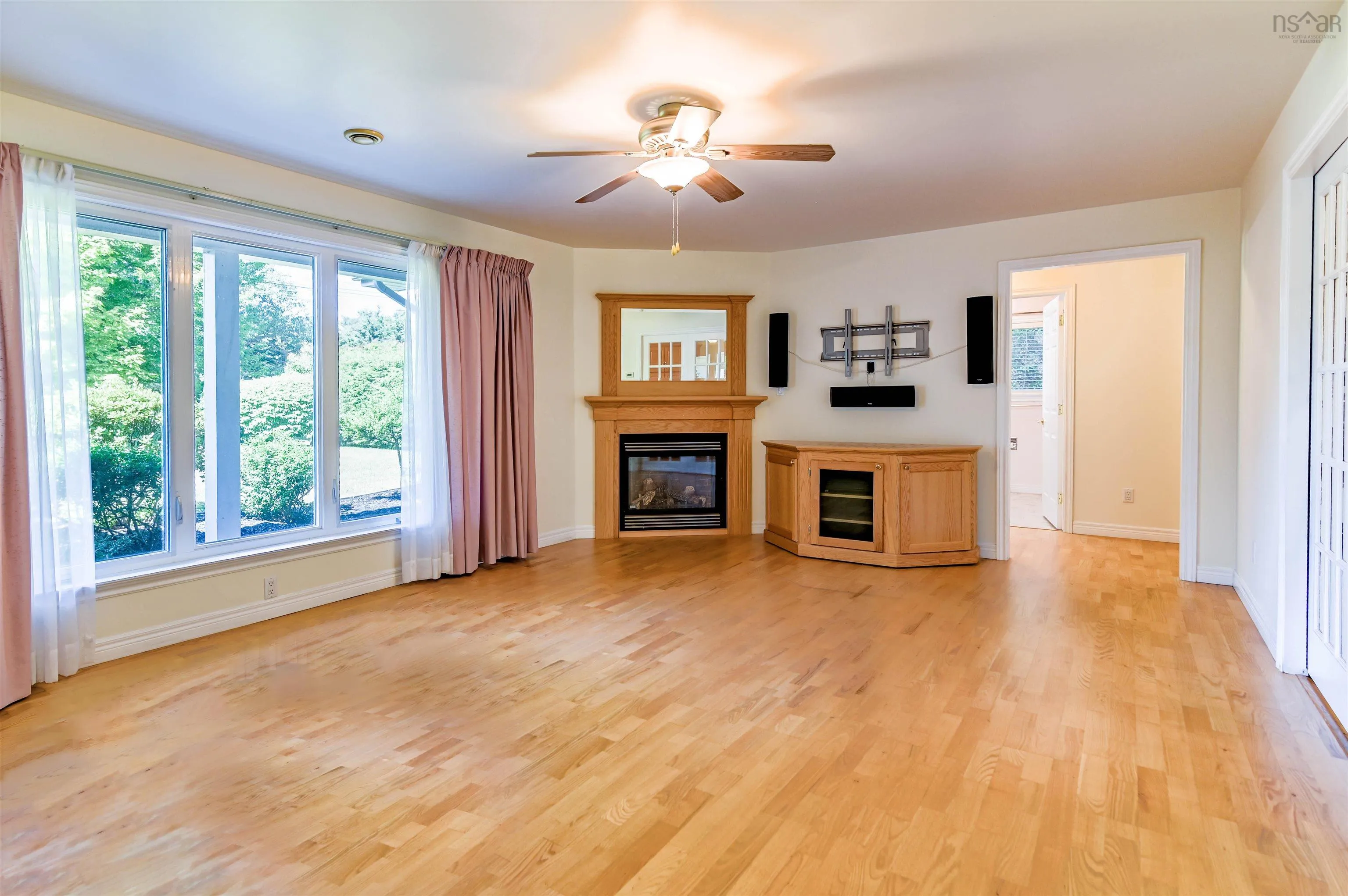 410 Park St, Kentville, NS B4N 1M9, 3 Bedrooms Bedrooms, ,3 BathroomsBathrooms,Residential,For Sale,Park St,202518717