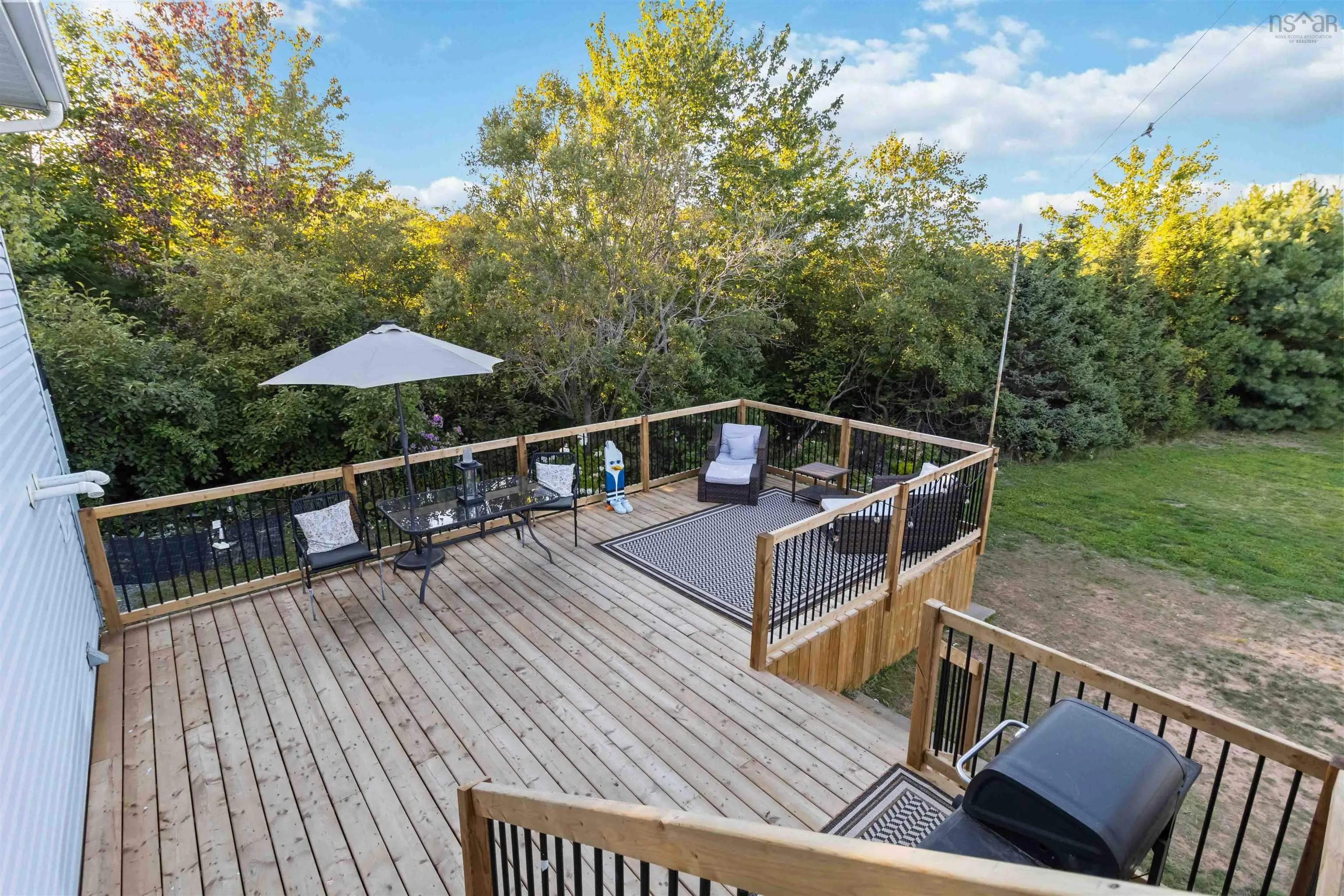 667/669 Hammonds Plains Road, Bedford, NS B4B 1A6, 5 Bedrooms Bedrooms, ,2 BathroomsBathrooms,Residential,For Sale,Hammonds Plains,202522539