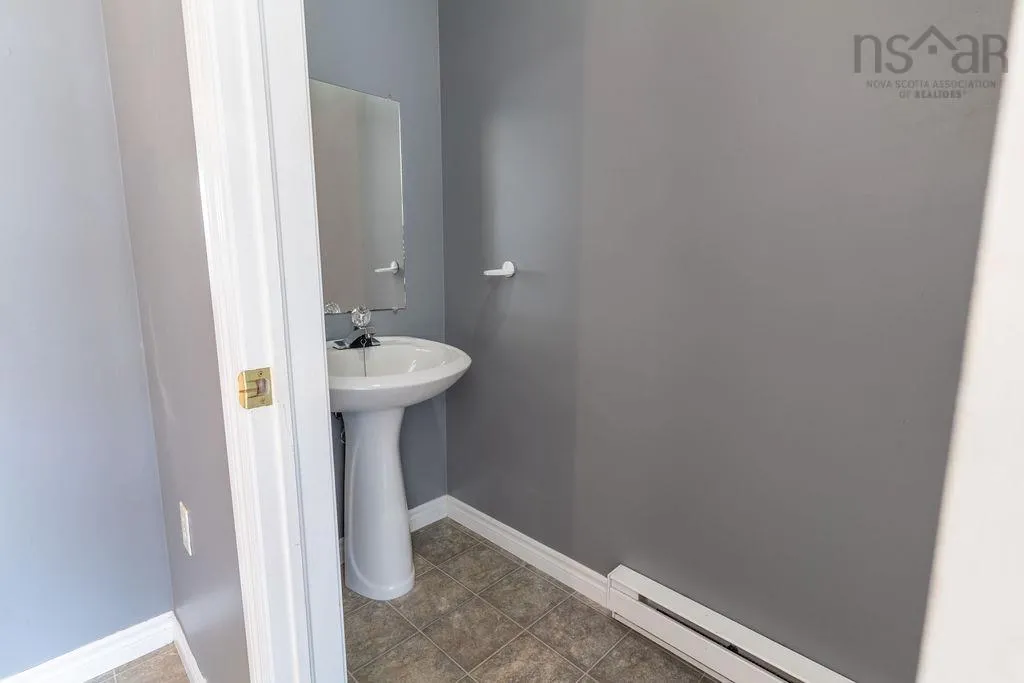 14 Everette Street, Woodside, NS B2W 1G5, 3 Bedrooms Bedrooms, ,2 BathroomsBathrooms,Residential,For Sale,Everette,202519887