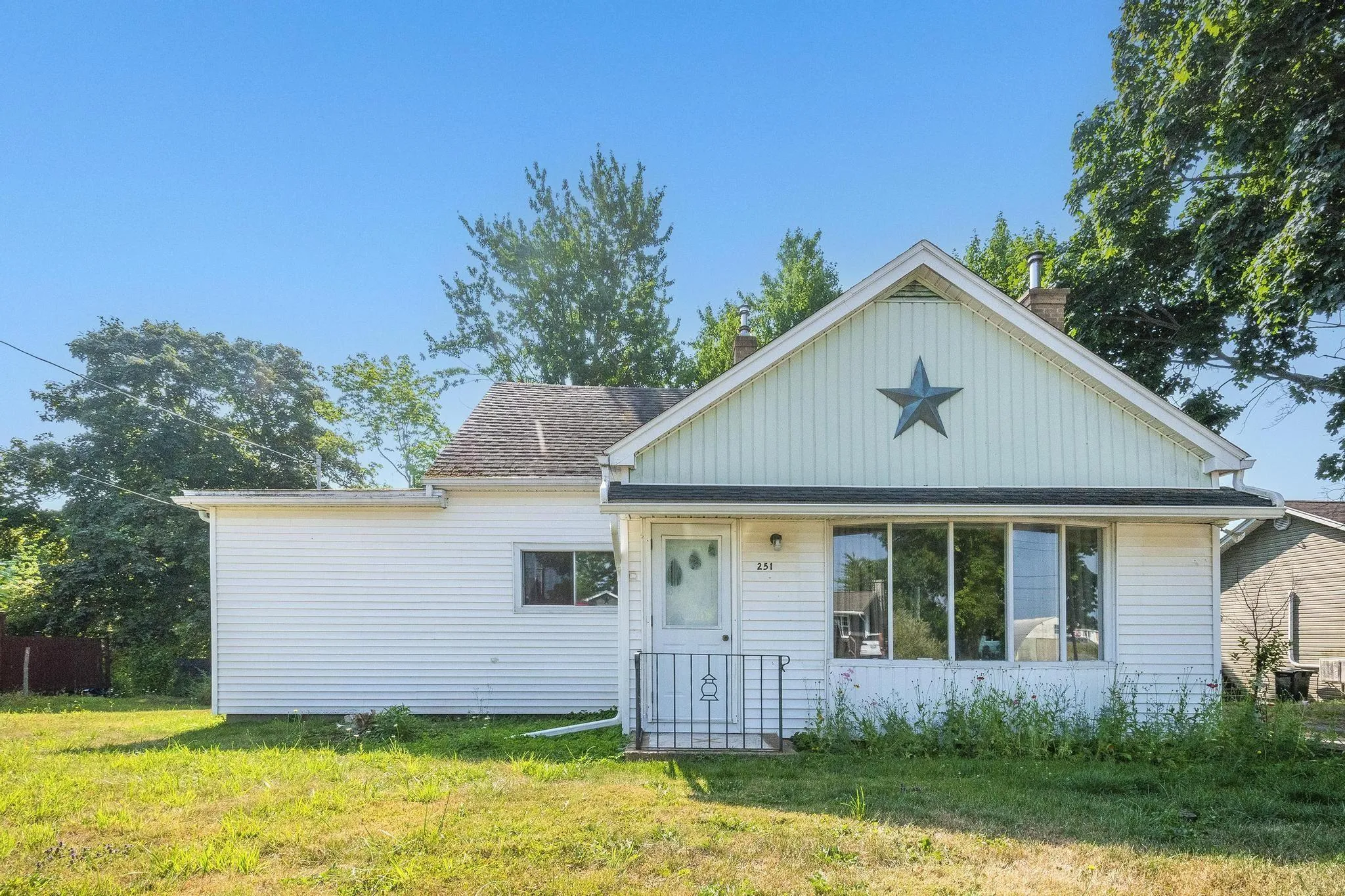 251 Town Road, Falmouth, NS B0P 1L0, 4 Bedrooms Bedrooms, ,2 BathroomsBathrooms,Residential,For Sale,Town,202520543