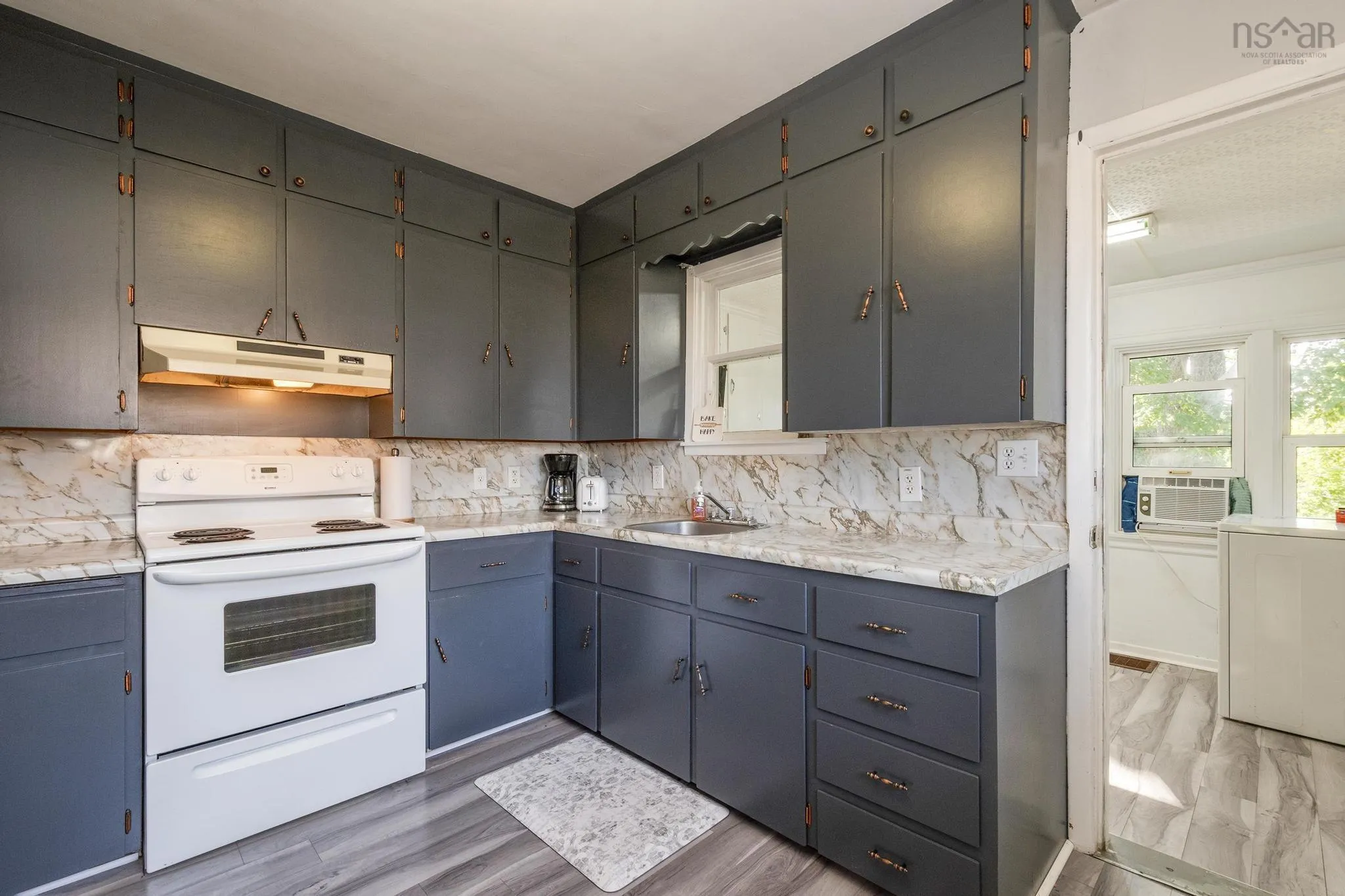 251 Town Road, Falmouth, NS B0P 1L0, 4 Bedrooms Bedrooms, ,2 BathroomsBathrooms,Residential,For Sale,Town,202520543