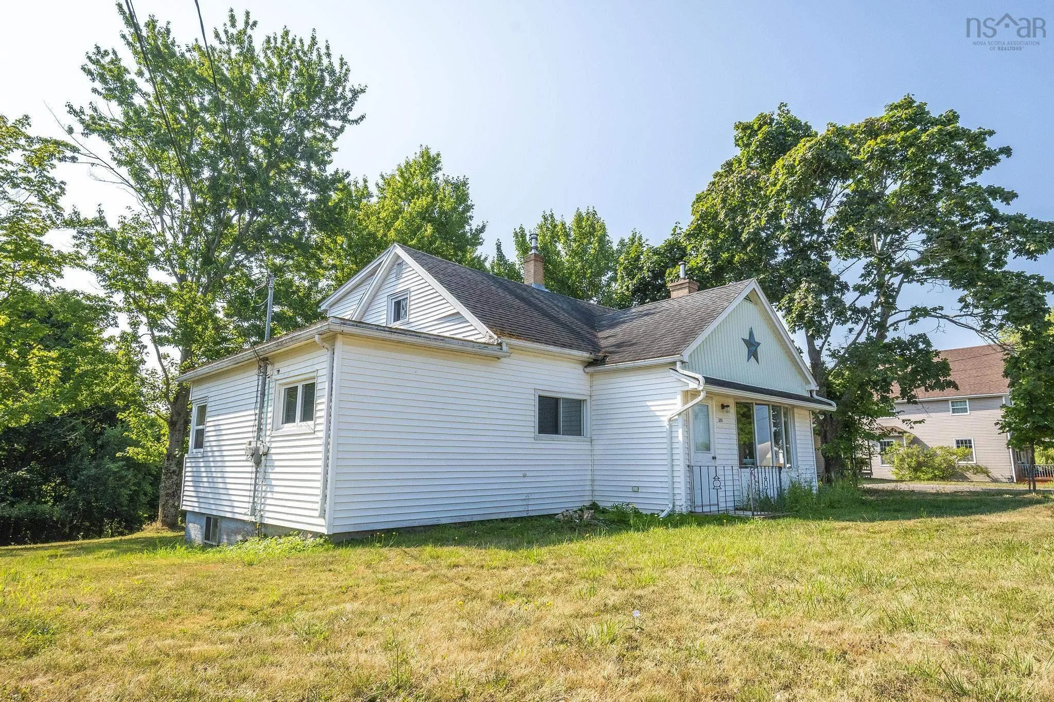 251 Town Road, Falmouth, NS B0P 1L0, 4 Bedrooms Bedrooms, ,2 BathroomsBathrooms,Residential,For Sale,Town,202520543