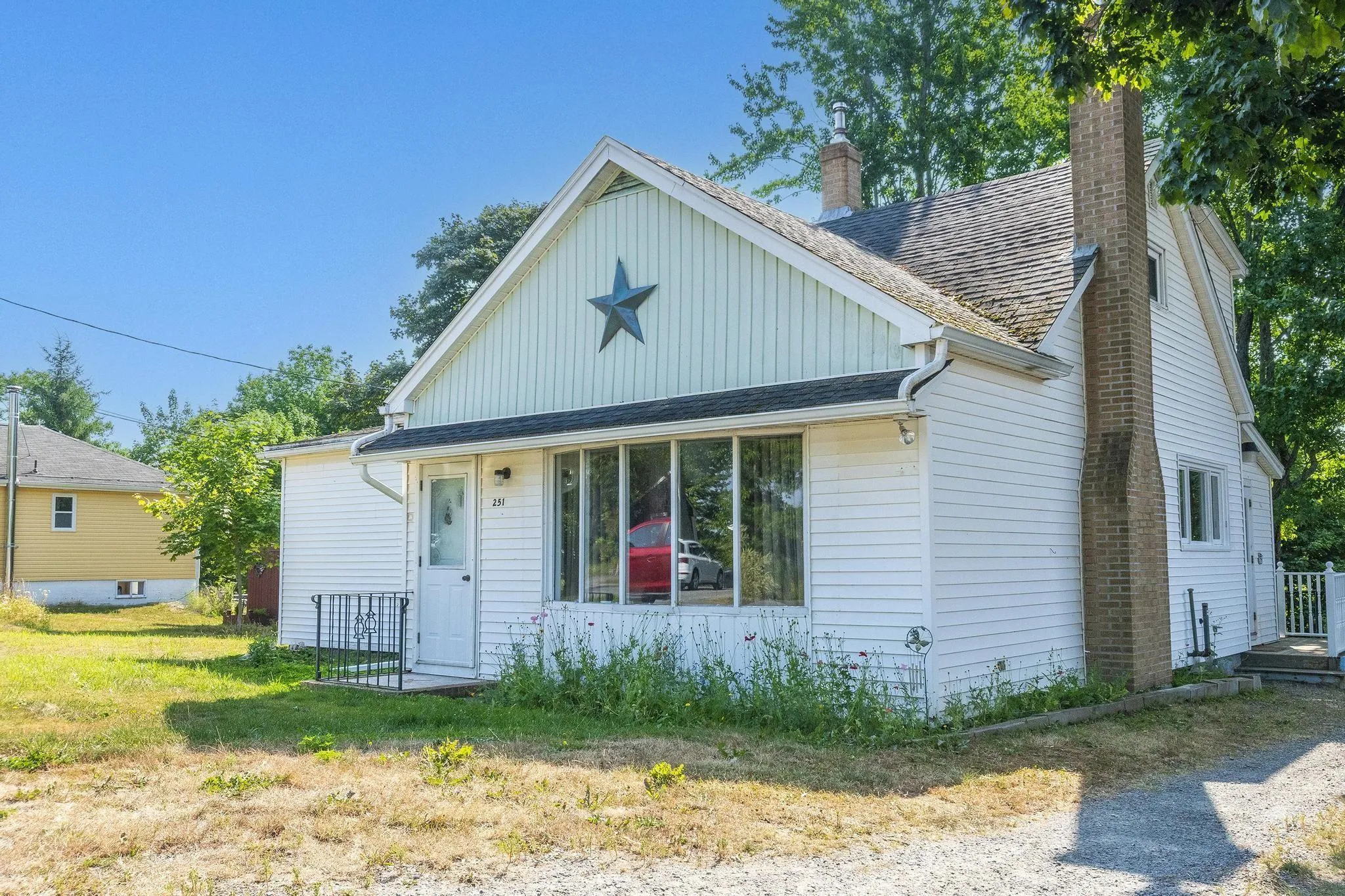 251 Town Road, Falmouth, NS B0P 1L0, 4 Bedrooms Bedrooms, ,2 BathroomsBathrooms,Residential,For Sale,Town,202520543