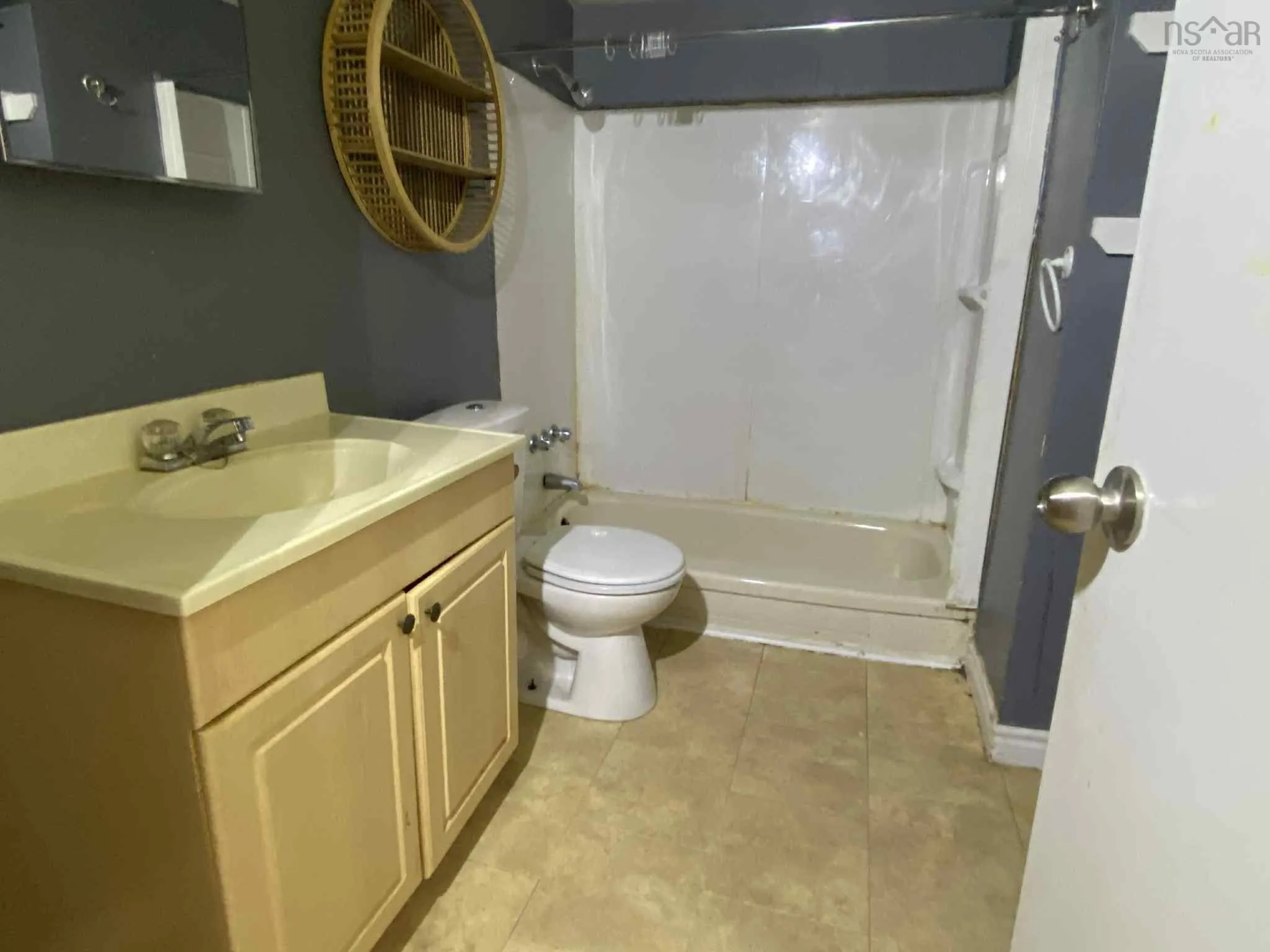 258/260 Renfrew Street, Dartmouth, NS B2Y 2M5, 6 Bedrooms Bedrooms, ,2 BathroomsBathrooms,Residential,For Sale,Renfrew,202521677