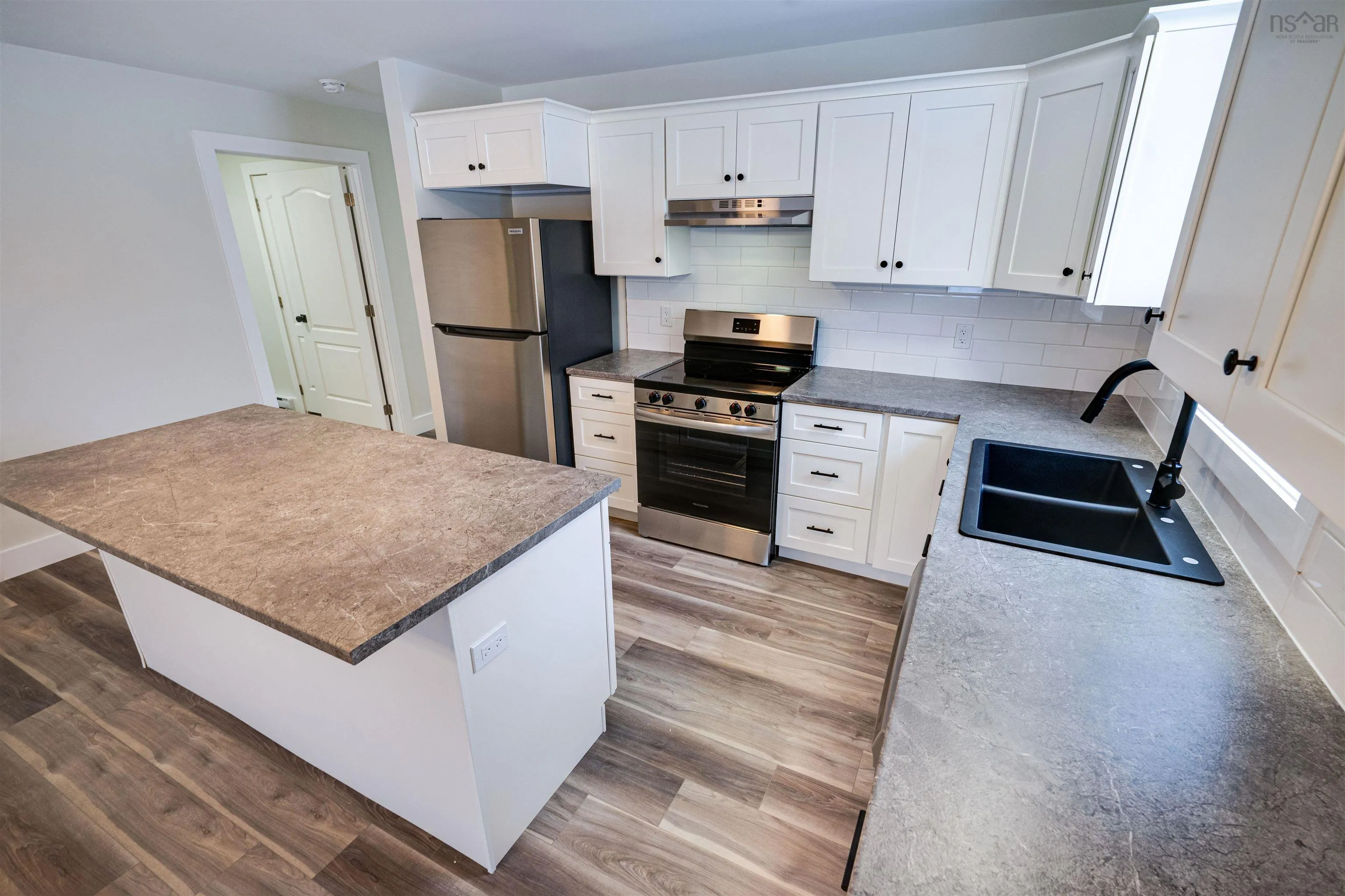 399 Main Street, Kingston Ns B0p 1r0, 2 Bedrooms Bedrooms, ,2 BathroomsBathrooms,Residential,For Sale,Main,202503502