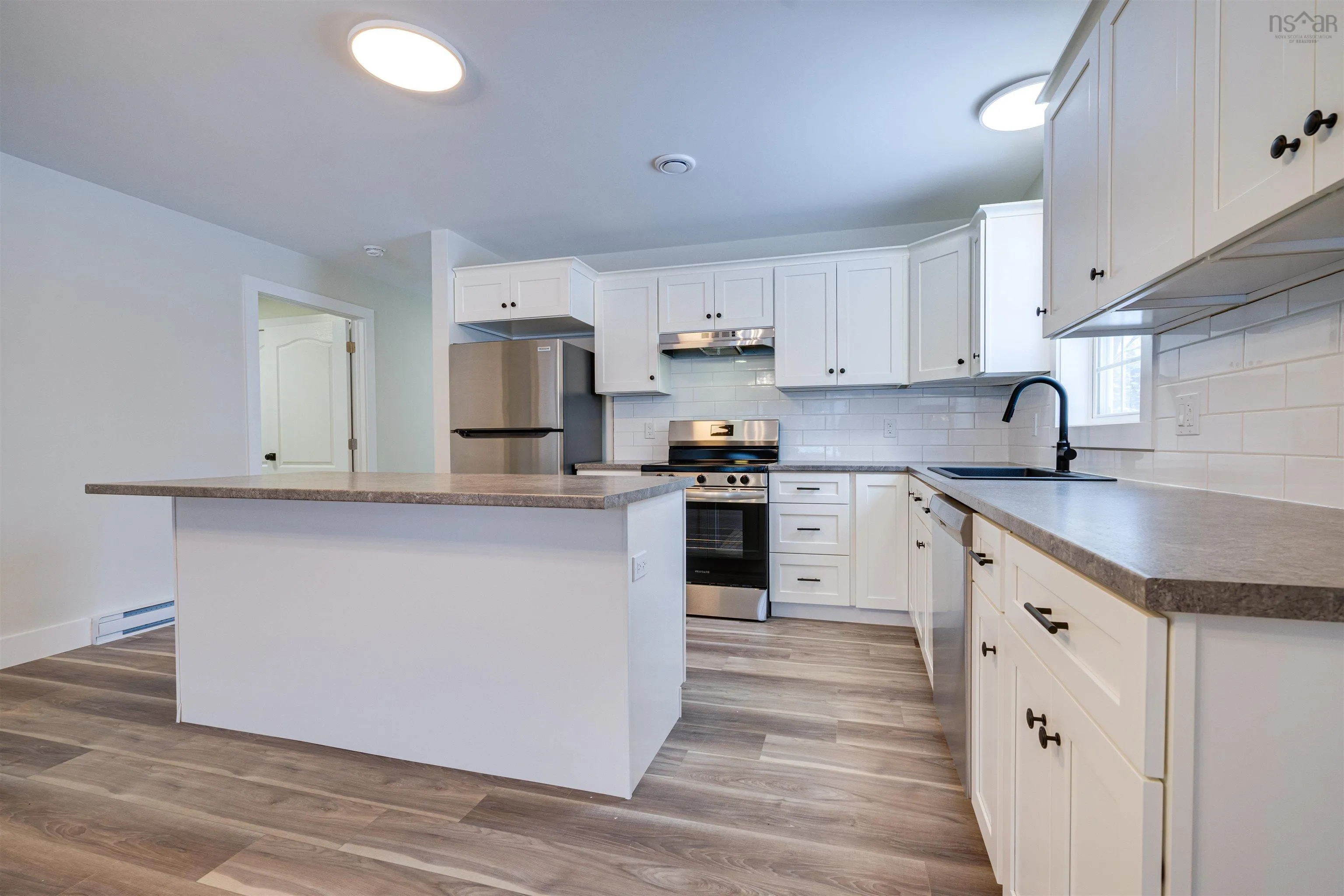 399 Main Street, Kingston Ns B0p 1r0, 2 Bedrooms Bedrooms, ,2 BathroomsBathrooms,Residential,For Sale,Main,202503502