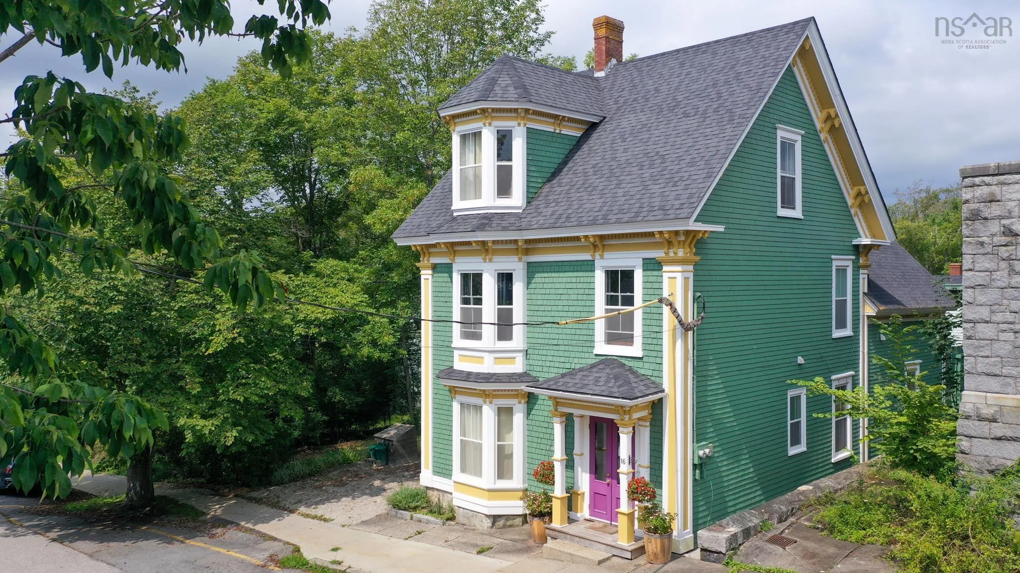 16 John Street, Shelburne, NS B0T 1W0, 4 Bedrooms Bedrooms, ,2 BathroomsBathrooms,Residential,For Sale,John,202420124