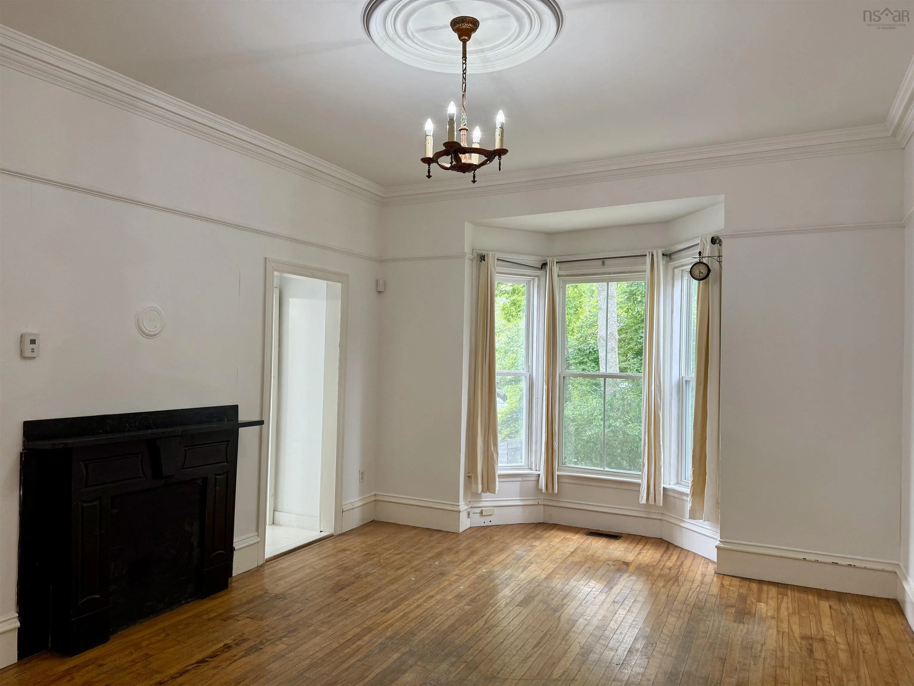 16 John Street, Shelburne, NS B0T 1W0, 4 Bedrooms Bedrooms, ,2 BathroomsBathrooms,Residential,For Sale,John,202420124